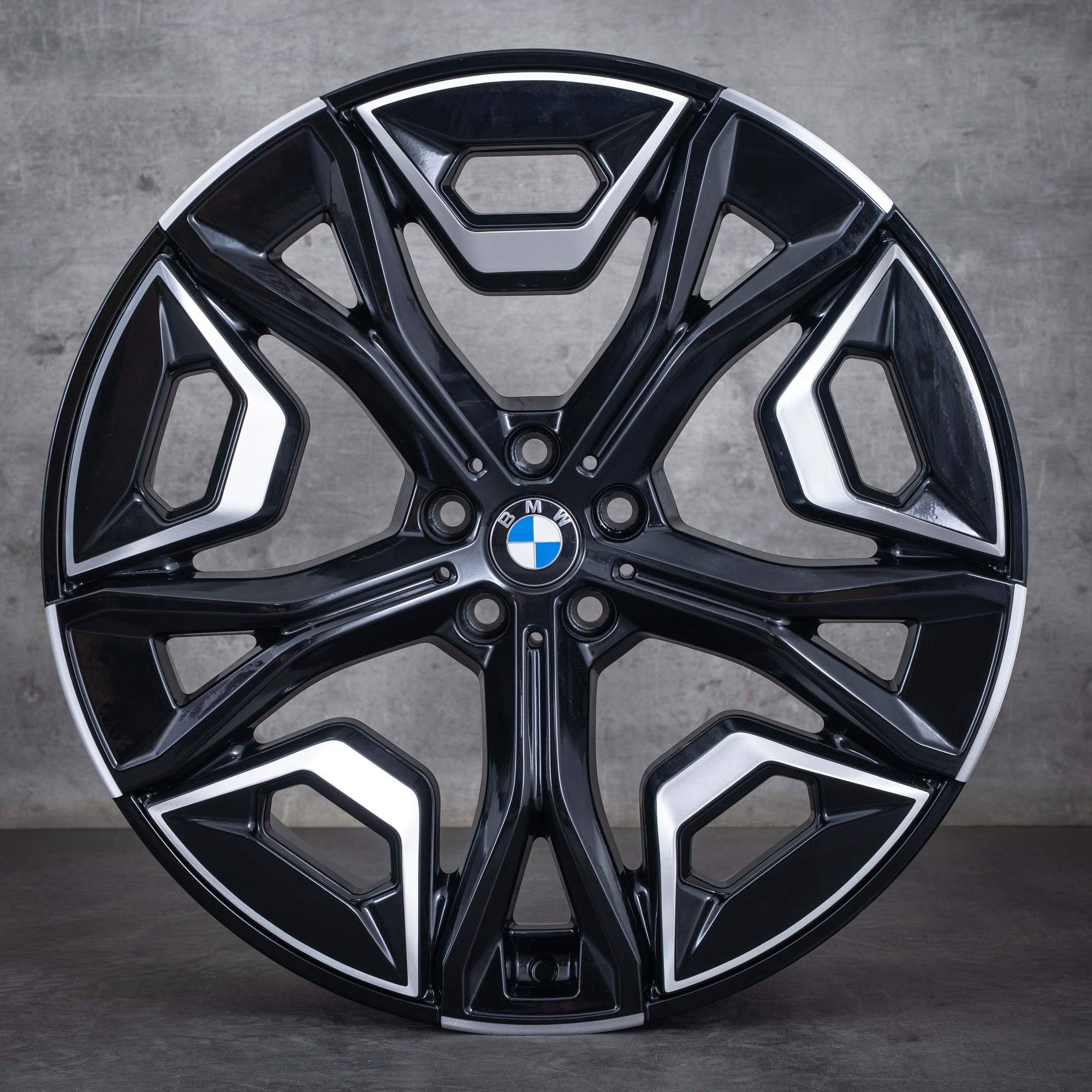 Oryginalne felgi BMW iX 22 cale i20 Styling 1020 5A02658 czarne polerowane