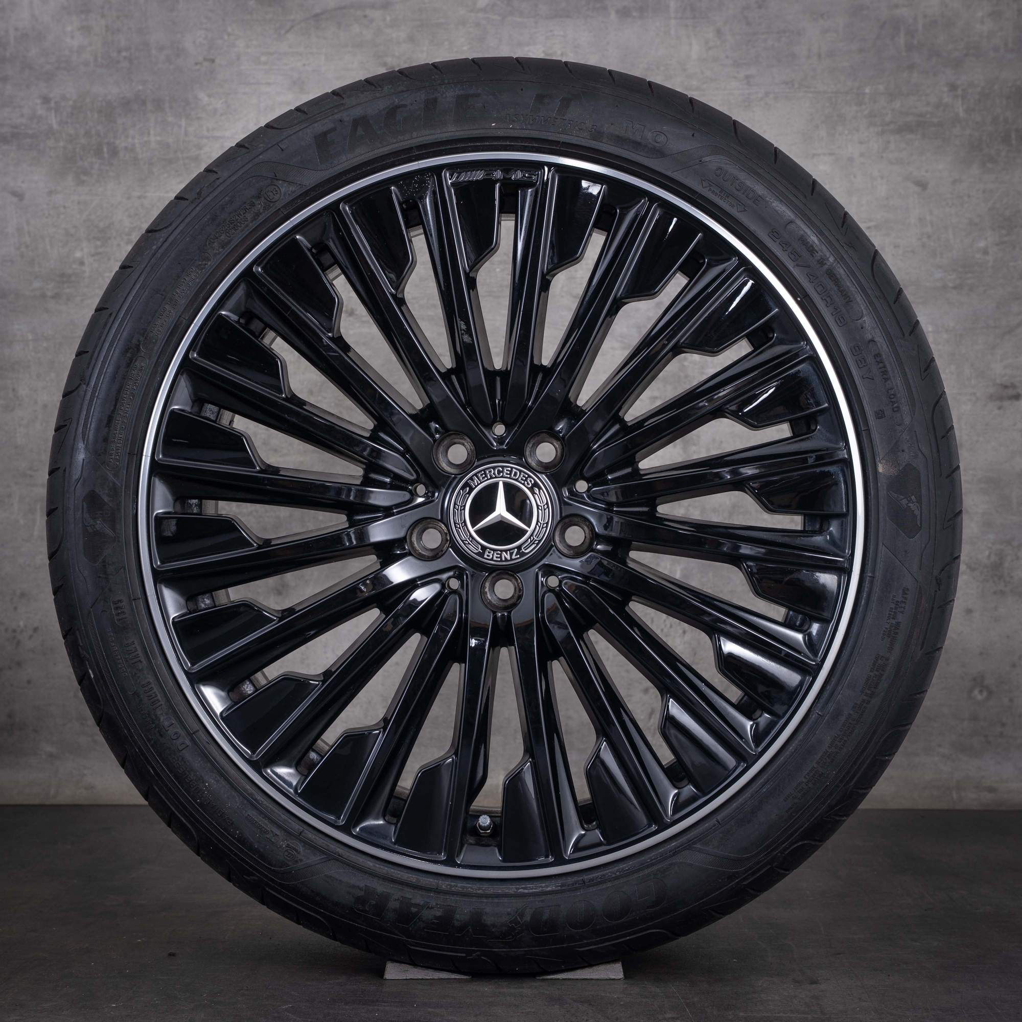 Original Mercedes Benz CLE AMG Felgen 19 Zoll C236 A236 Sommerräder A2364011900 A2364012000 schwarz rand glanzgedreht