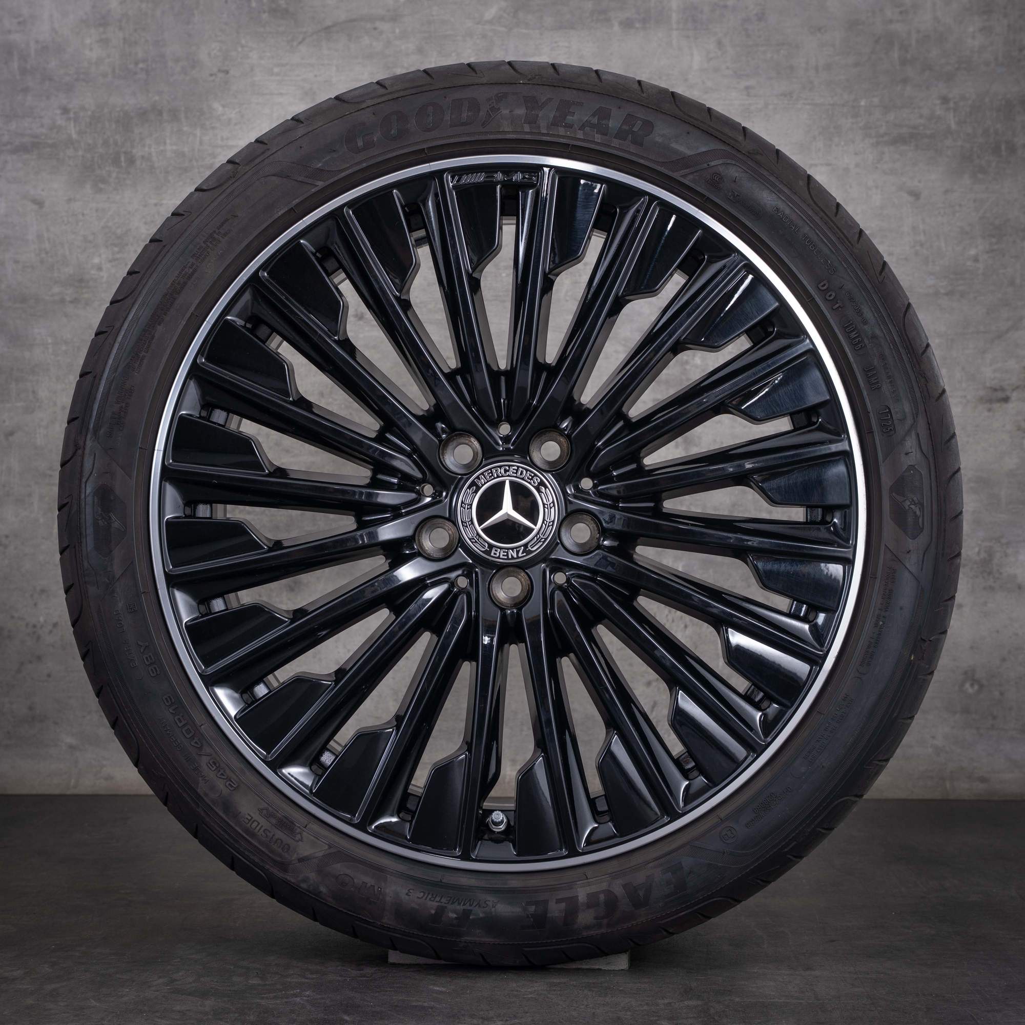 OEM Mercedes-Benz AMG CLE 19inch A236 C236 summer wheels A2364014900 A2364012000 Black diamond cut edges - wheel 2 of 4