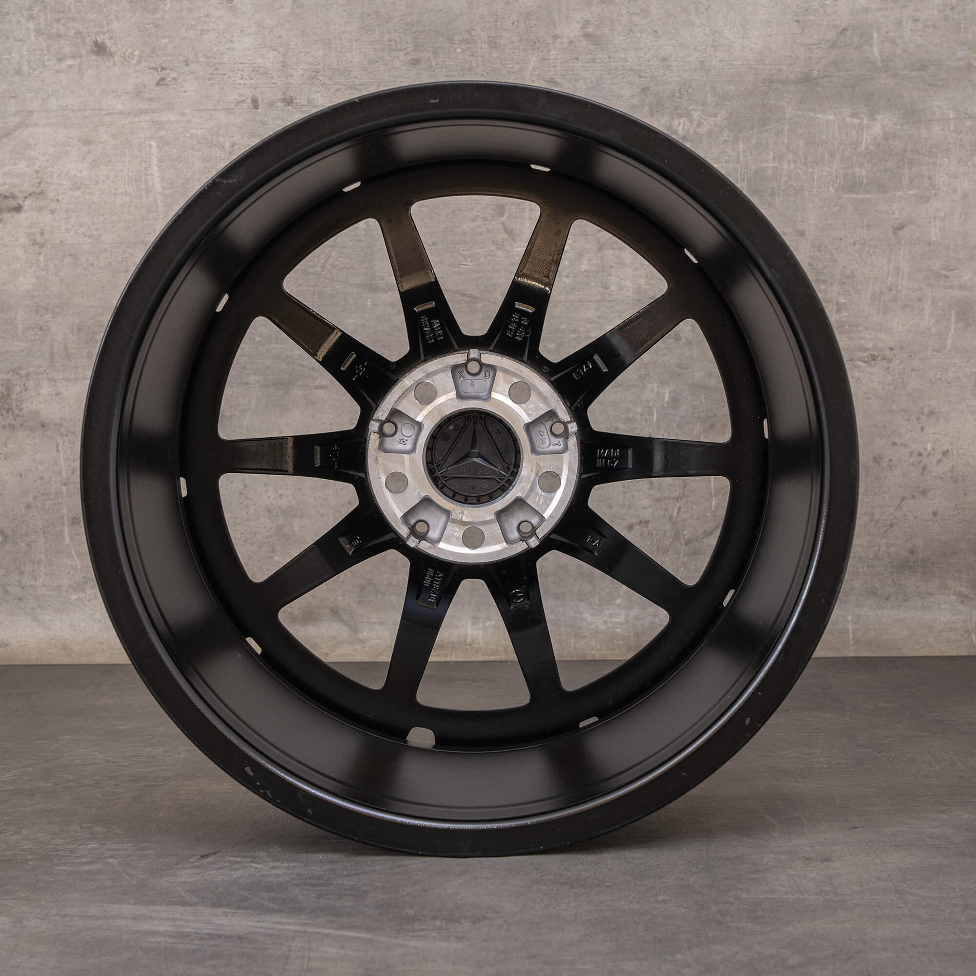Alkuperäiset Mercedes Benz CLA 35 AMG vanteet 18 tuumaa C118 A1184010500 musta kiillotettu