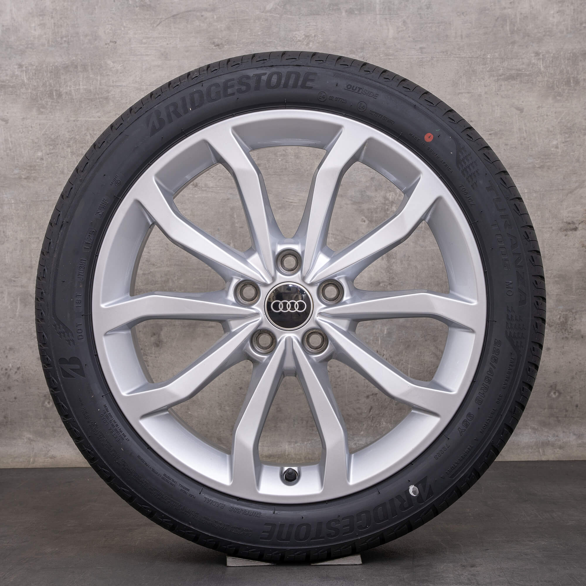 Orijinal Audi A4 S4 jantları 18 inç 8W B9 yaz jant lastikleri 8W0601025ED gümüş