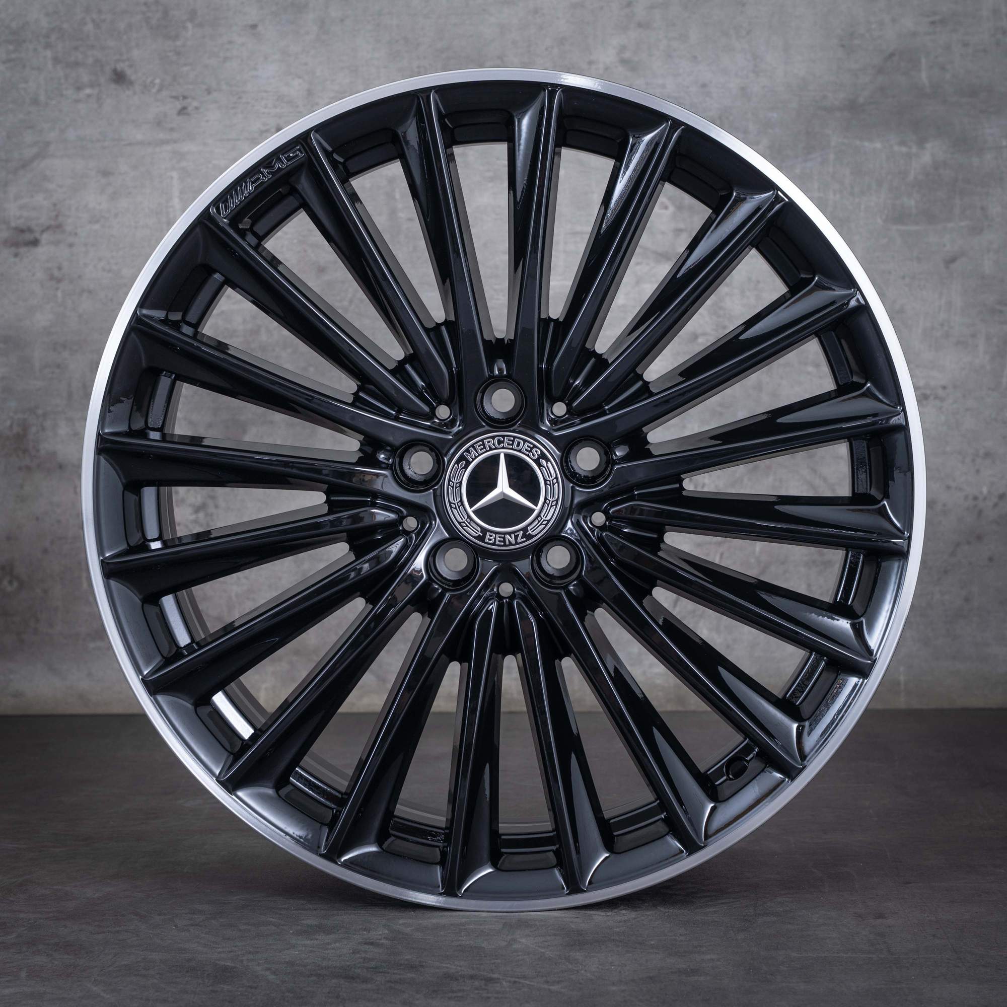Oryginalne felgi Mercedes Benz Klasa C AMG 19 cali W206 S206 A2064011900 A2064012000 czarne polerowane