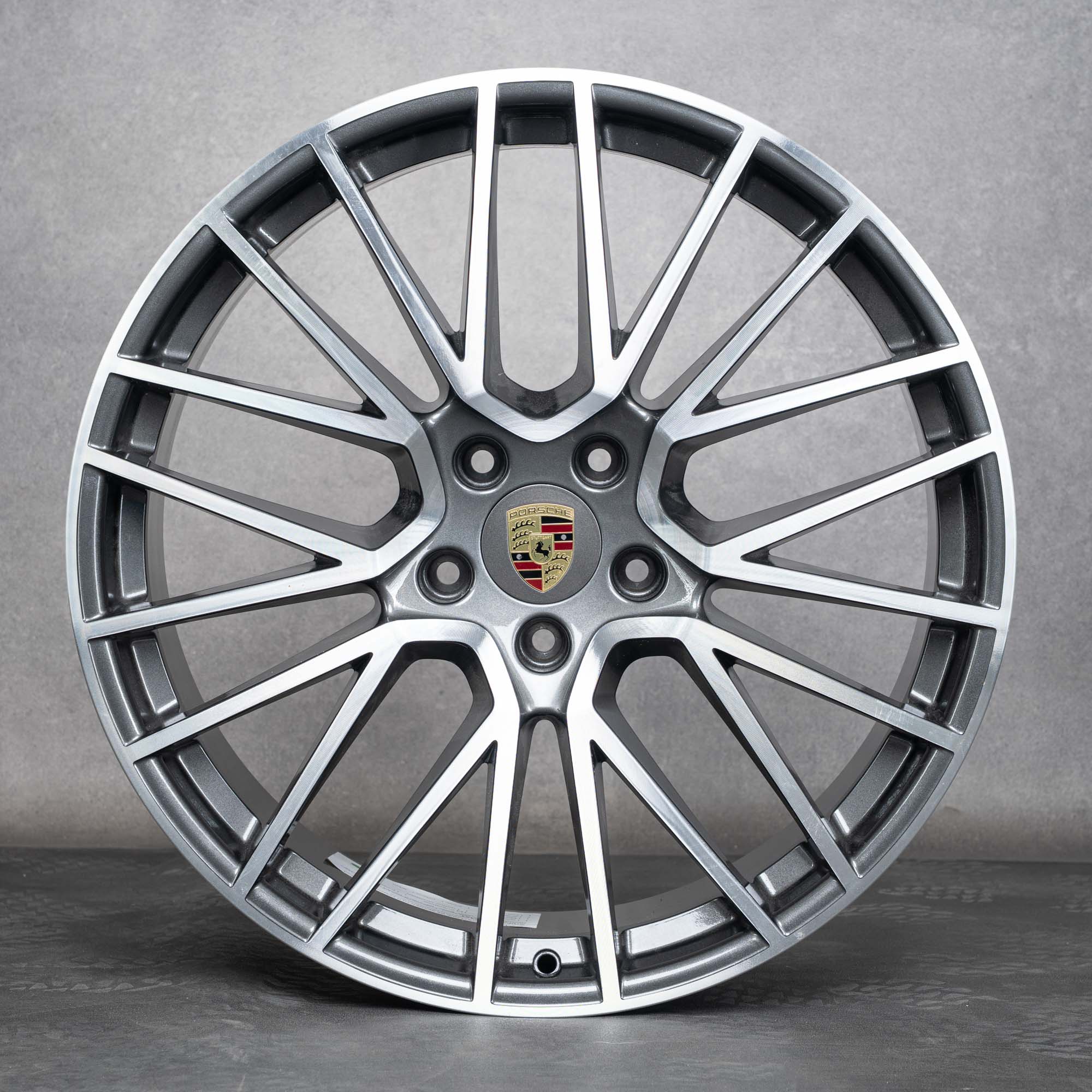 Oryginalne felgi Porsche Cayenne 9YA Coupe 22 cale 9Y3601025AL 9Y3601025AM RS Spyder polerowane tytanowe