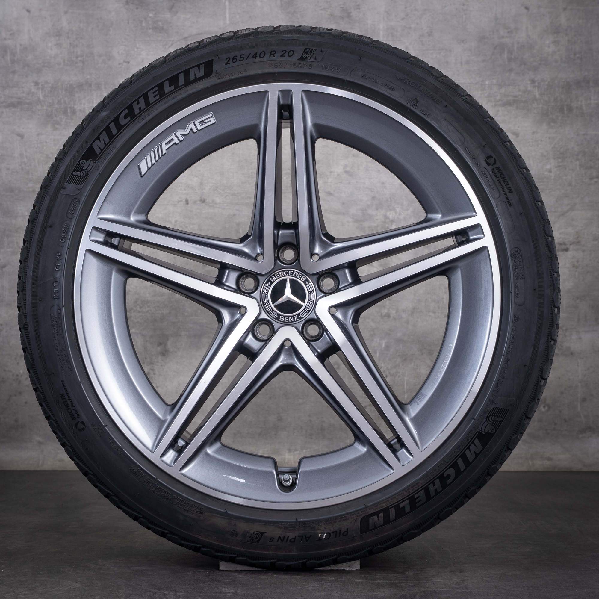 Pneus de inverno originais Mercedes-Benz AMG GT 43 53 63 S 4Matic+ & E Performance de 20 polegadas modelo X290 referências A2904011800 e A2904010500 cor «Himalaya Grey» com acabamento diamantado