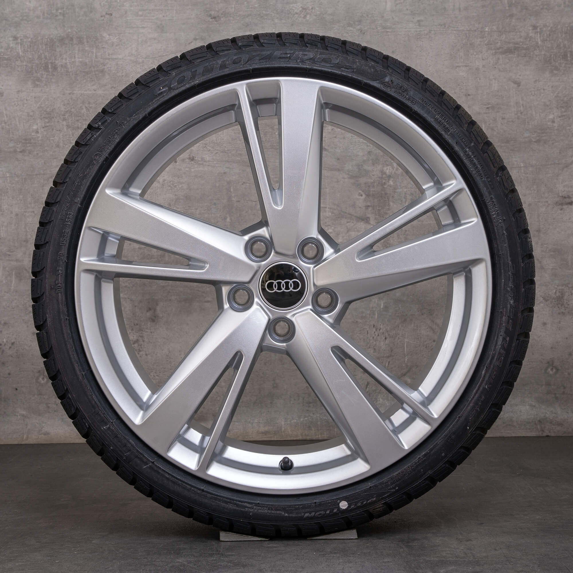 Oryginał Audi A3 S3 koła zimowe 19 cali 8V felgi 8V0601025EJ Blade Design srebrne błyszczące NOWOŚĆ