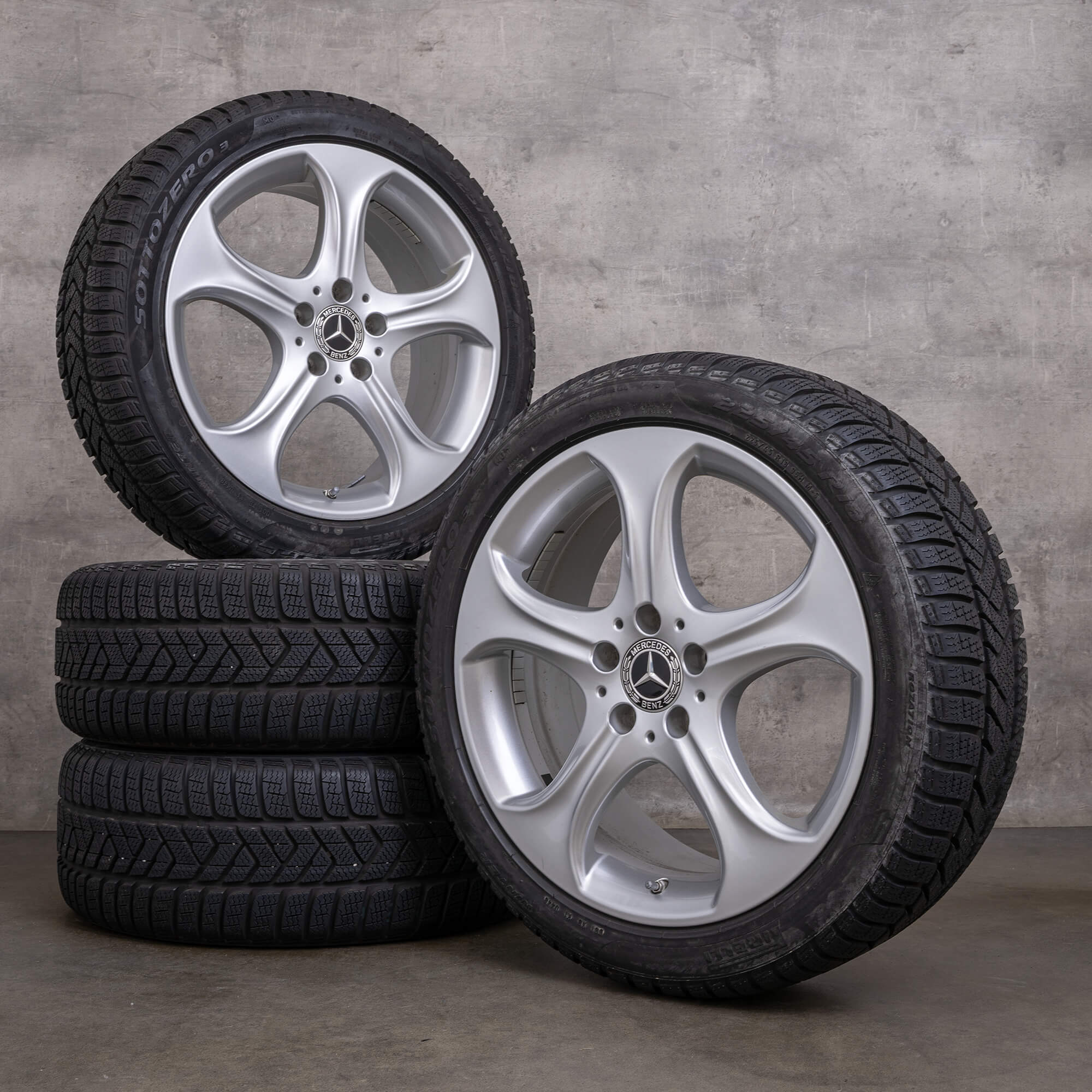 Originální zimni alu kola Mercedes Benz třídy C 18 palců W205 S205 C205 A205 disky A2054010600 stříbrná