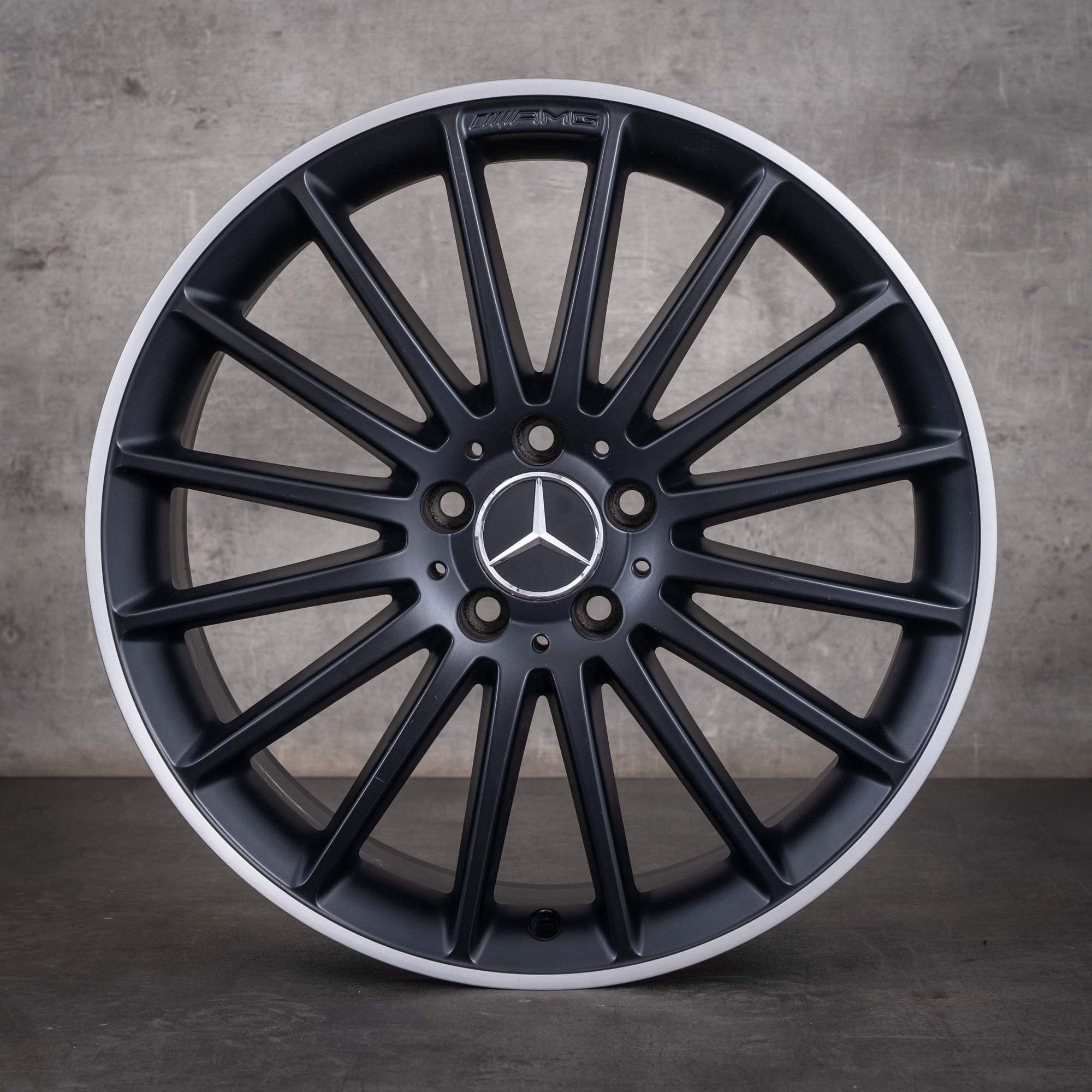 Originale Mercedes-Benz A-Klasse A 45 CLA 45 AMG-fælge 19 tommer W176 C117 X117 A1764010502 sort mat med diamond cut-kant