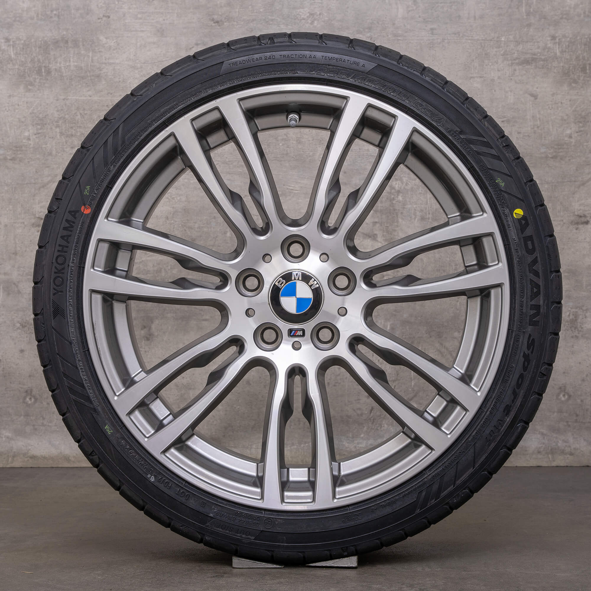 Original BMW 3-serie 4 hjul 19 tum F30 F31 F32 F33 F36 Gran Coupé sommar styling 403 M 7845882 7845883 ferric grey front polish