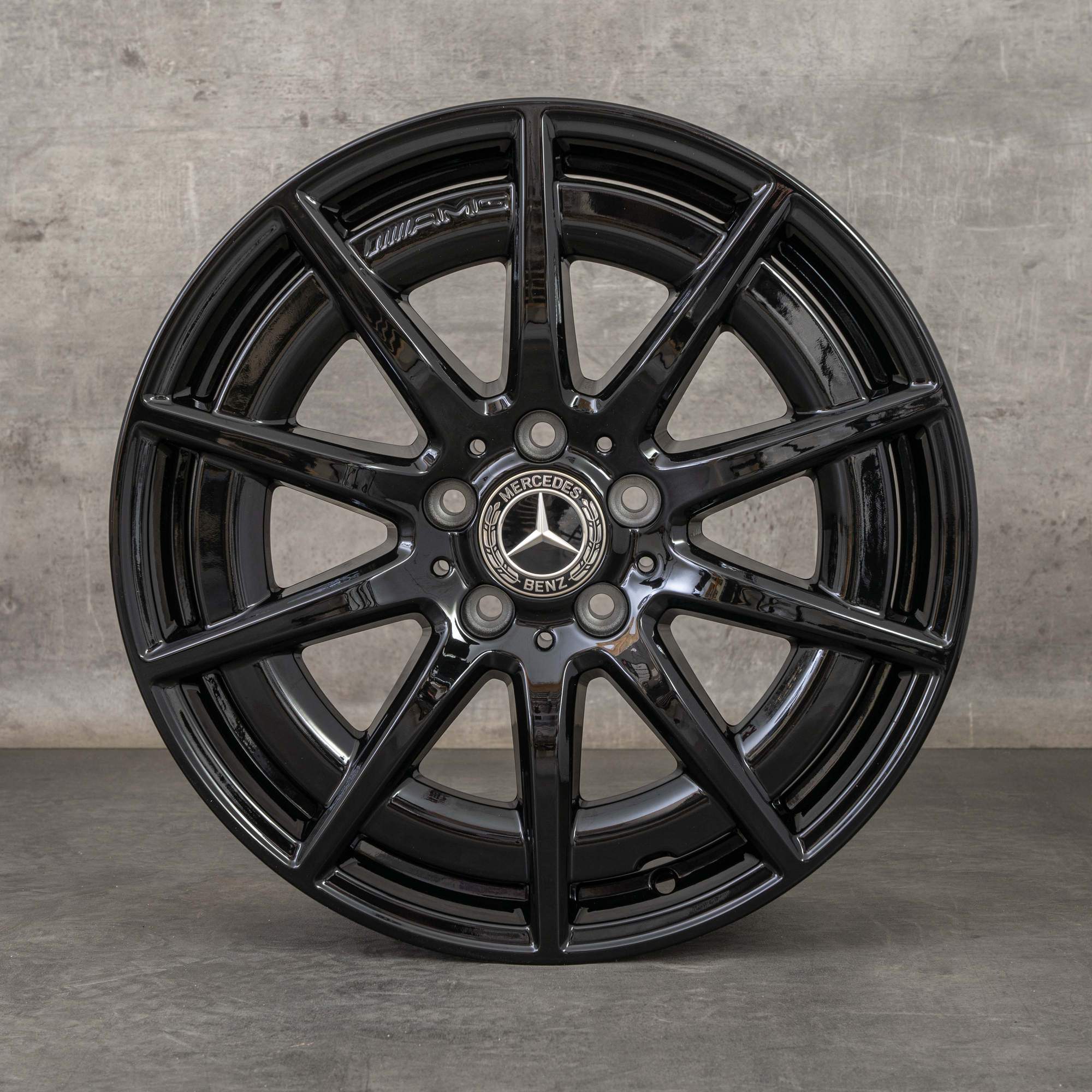 Alkuperäiset Mercedes Benz C-sarja C43 AMG vanteet 18 tuuman W206 S206 A2064012100 musta kiiltävä