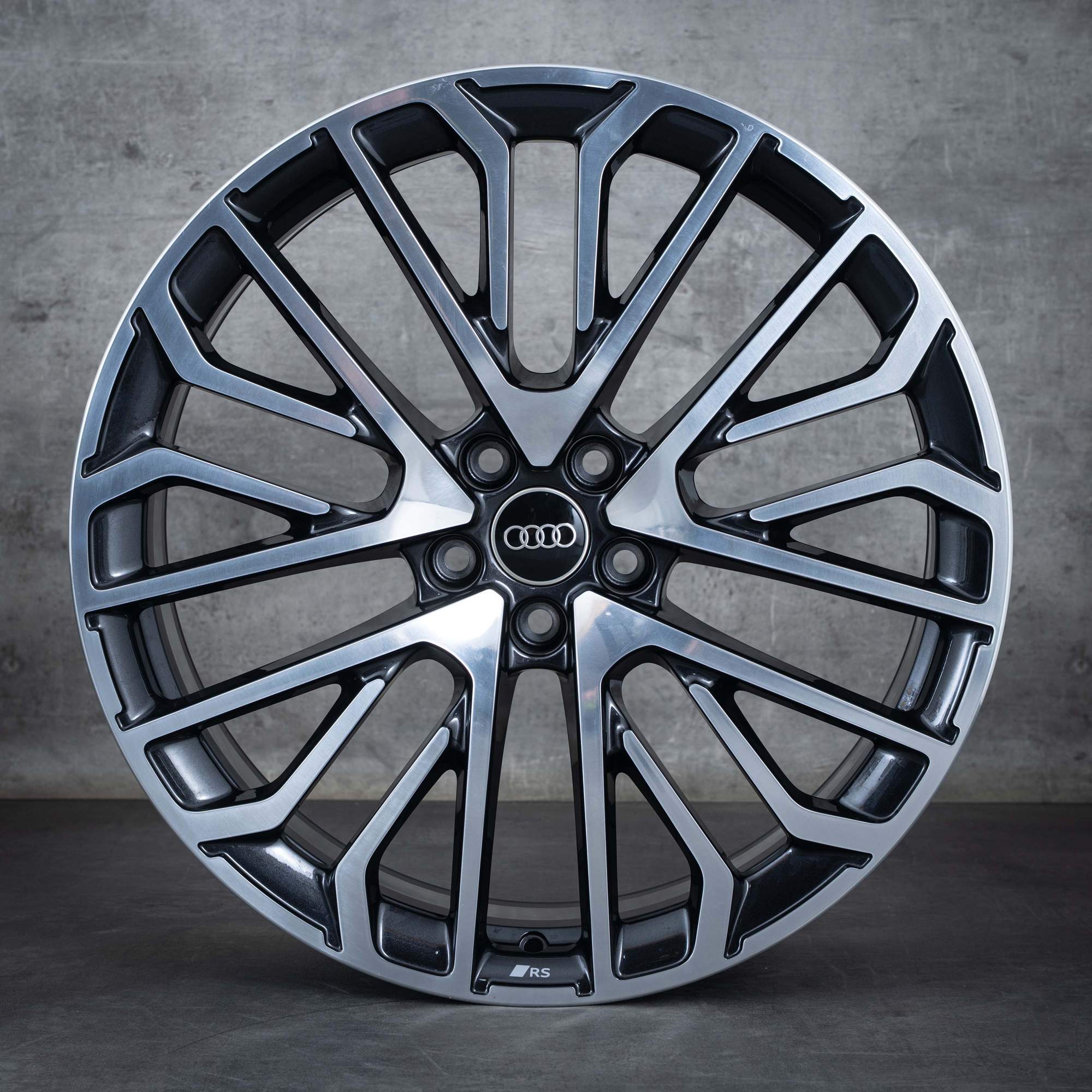 Oryginalne felgi Audi Q5 SQ5 21 cali FY GU Sportback 8MA601025L granit polerowany