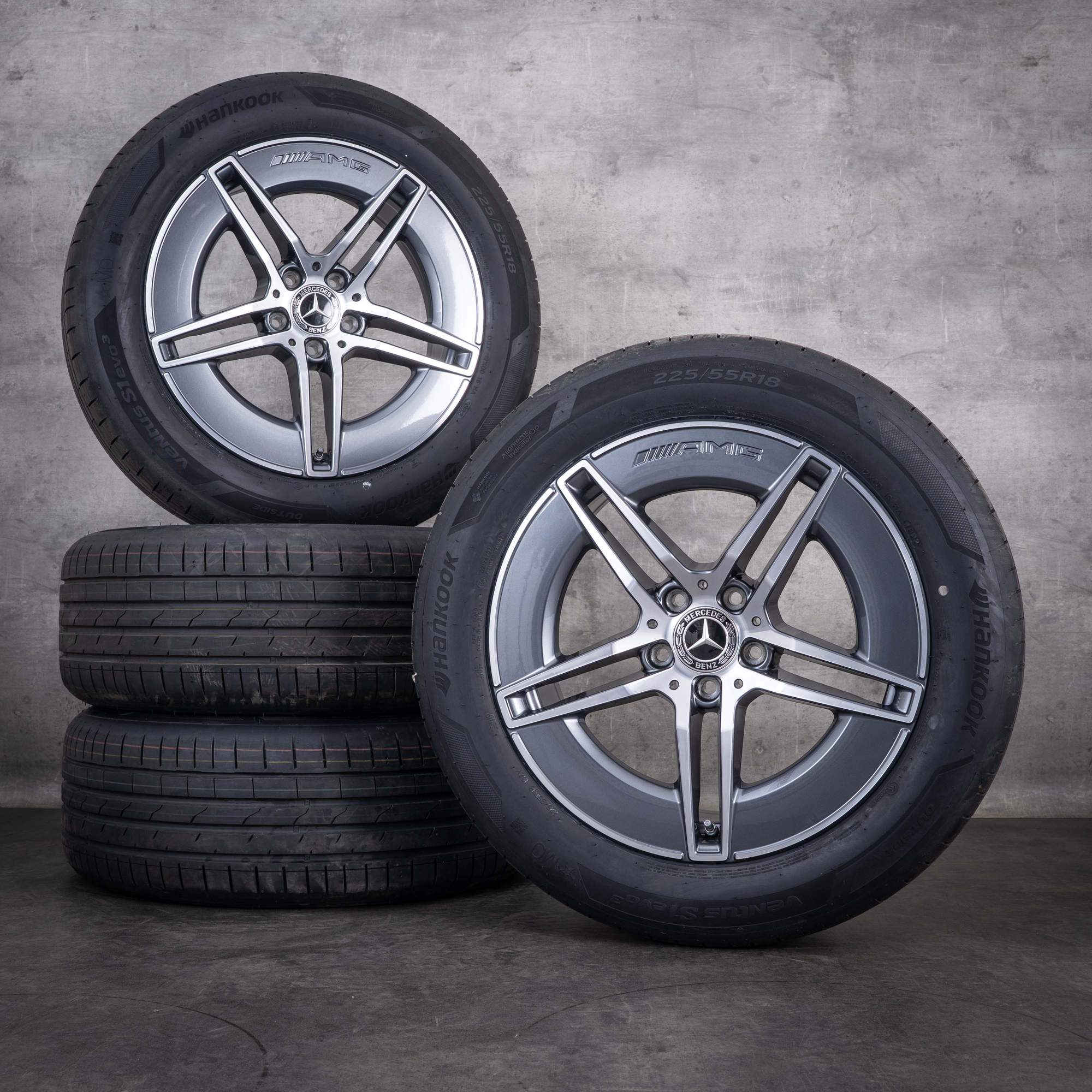 Originální 18palcové disky Mercedes-Benz Třídy E AMG W214 S214 pro letní kola A2144011700 barva „Himalaya Grey“ diamond cut