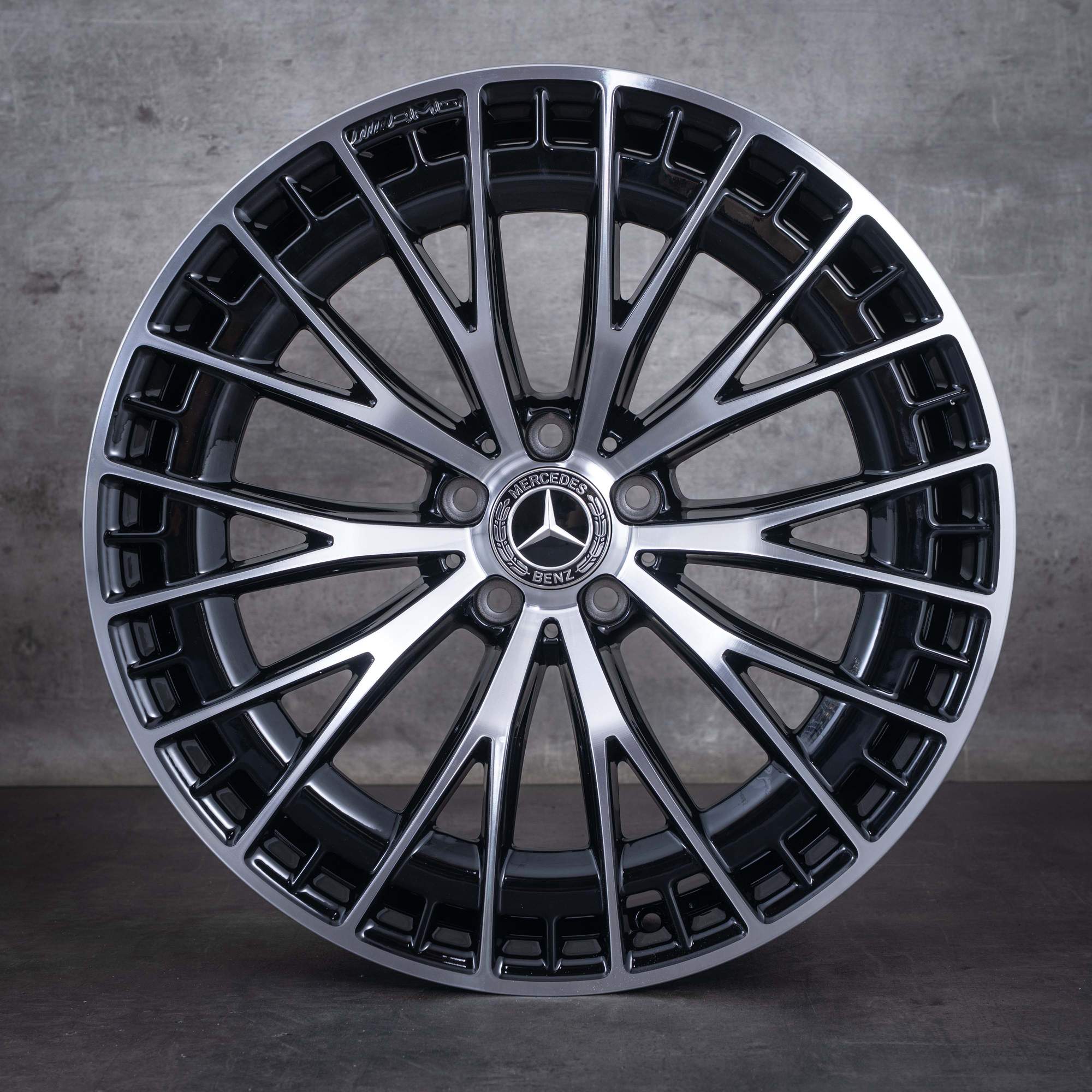 Oryginalne felgi Mercedes-Benz CLE 53 AMG 20 cali C236 A236 4Matic A2364012900 A2364013000 czarne przednie z felgami z technologią diamond cut NOWE