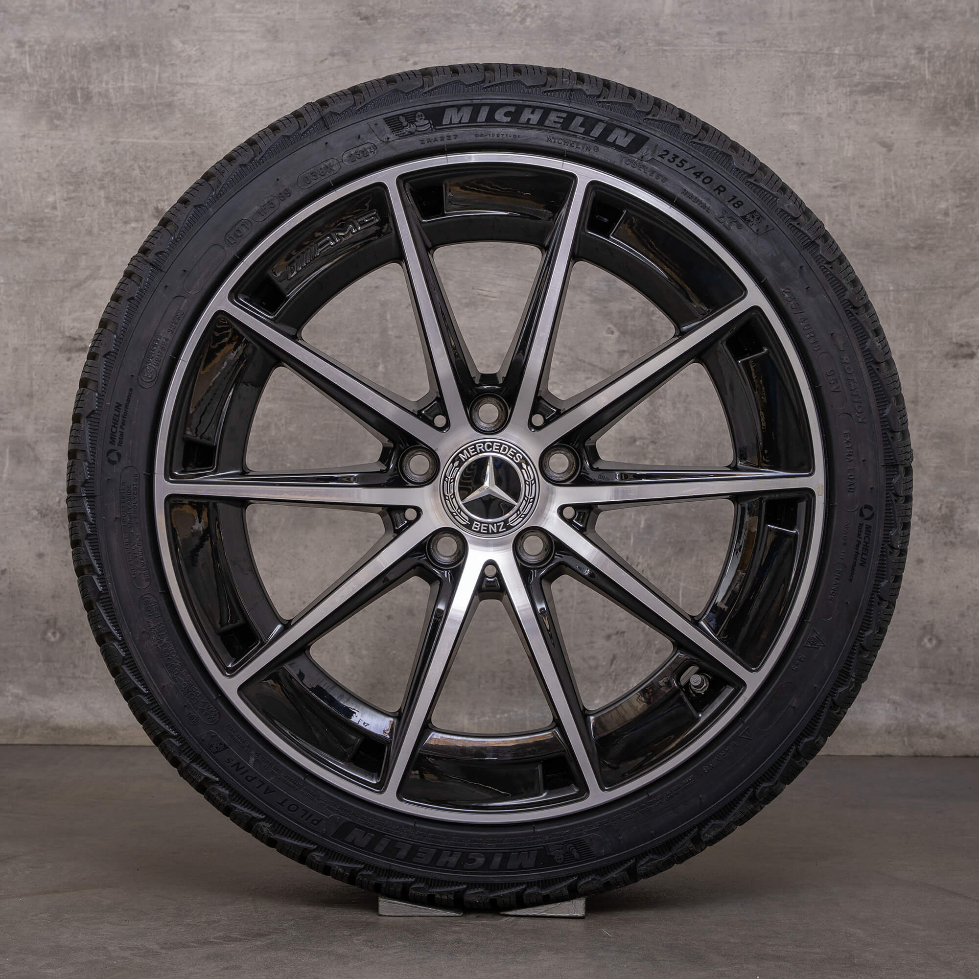 Ekte Mercedes Benz CLA 35 AMG vinterhjul 18-tommers C118 felger A1184010500 svart høyglans dreid