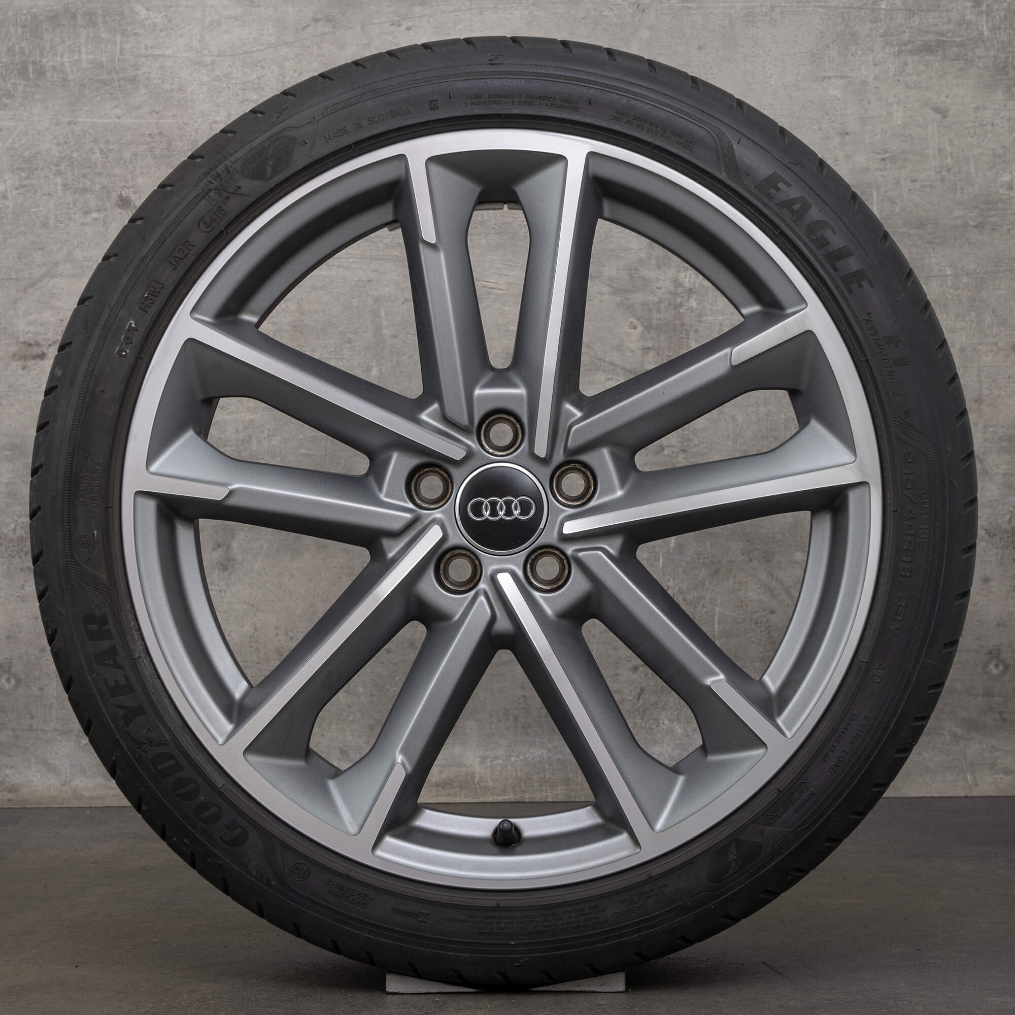 Audi A1 II GB pneus été d'origine jantes 18 pouces roues 82A601025AF