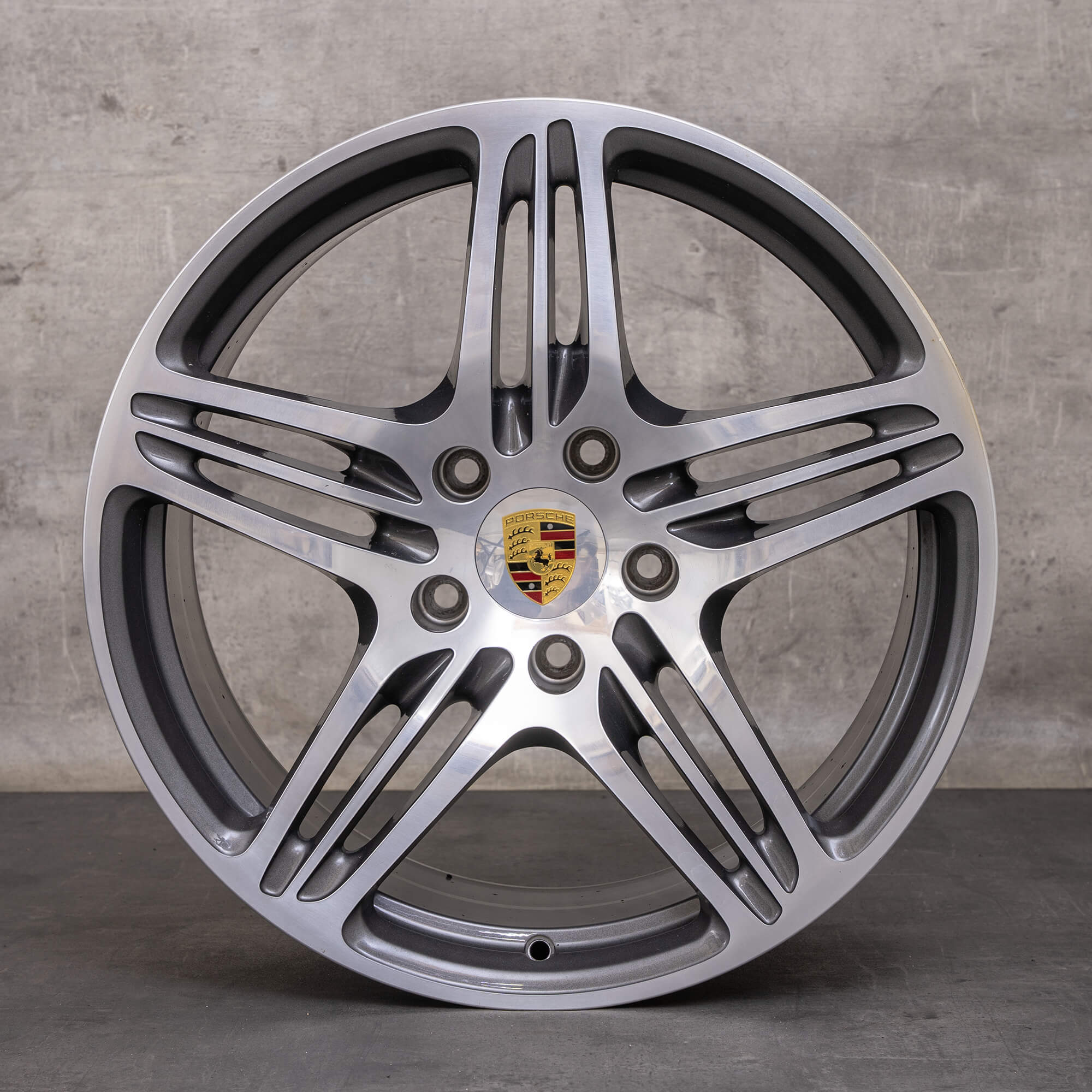 Original Porsche 911 Felgen 19 Zoll 997 Turbo & S 99736215605 99736216202 titan glanzgedreht
