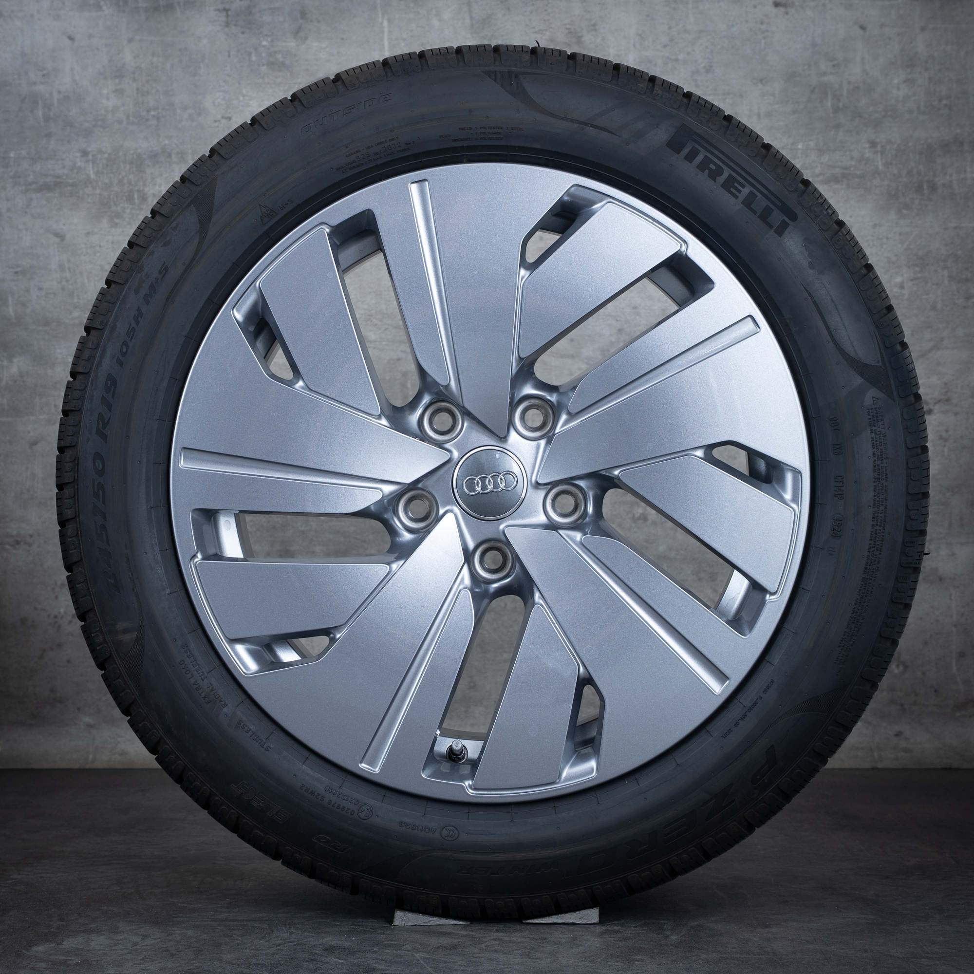 Jantes e pneus inverno originais Audi A6 e-tron de 19 polegadas jantes GH 85E601025 85E601025A antracite brilhante