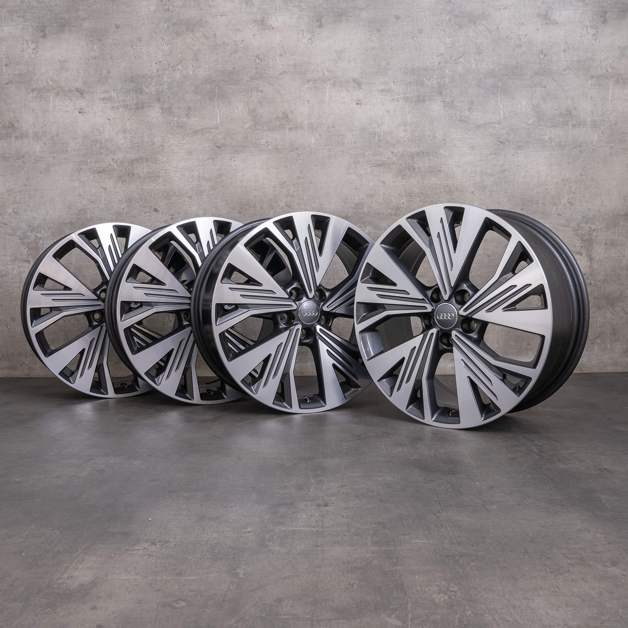 Originele Audi e-tron Q4 & Sportback 19 inch FZ lichtmetalen velgen 89A601025AN grafietgrijs glanzend gedraaid