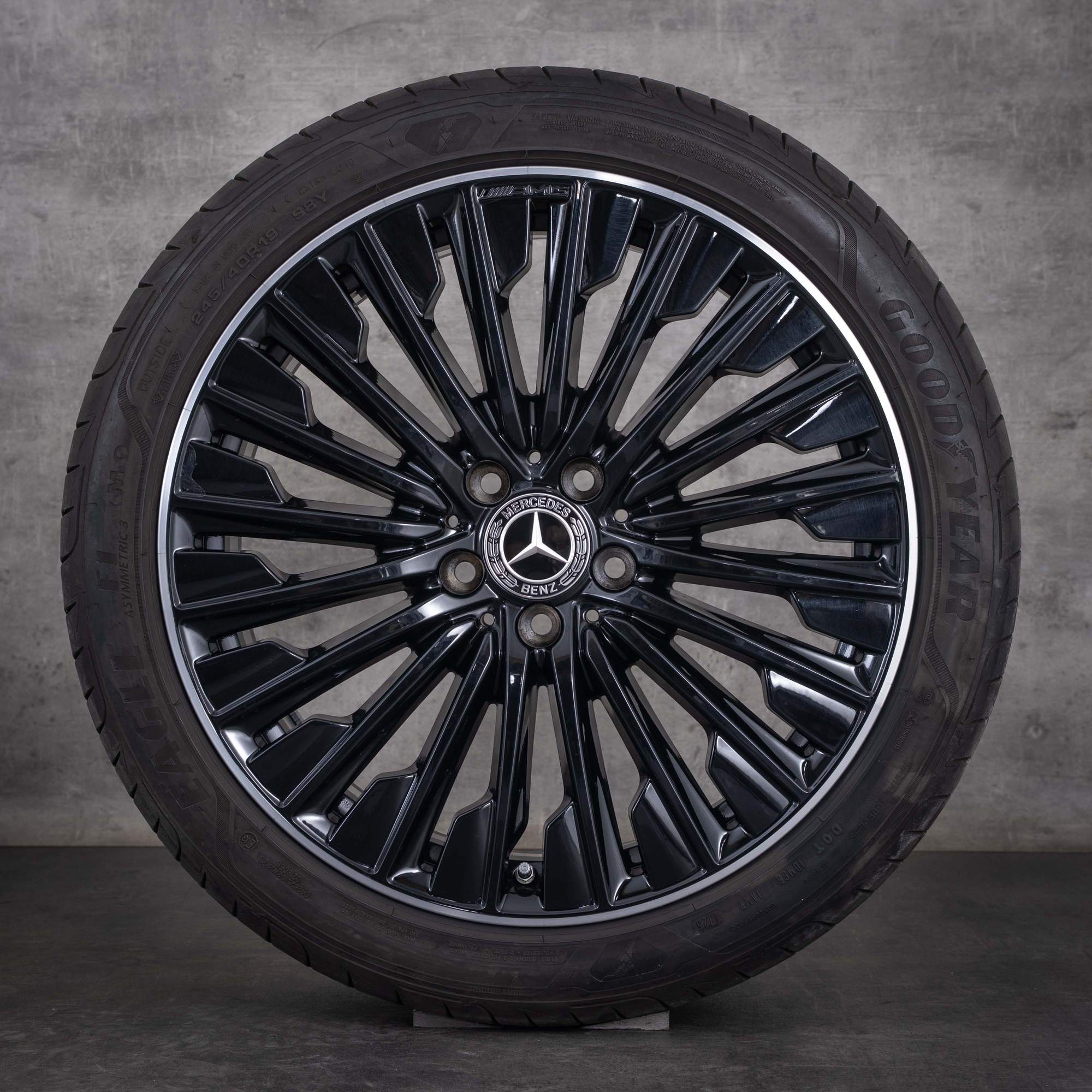 OEM Mercedes-Benz AMG CLE 19inch A236 C236 summer wheels A2364014900 A2364012000 Black diamond cut edges - wheel 1 of 4