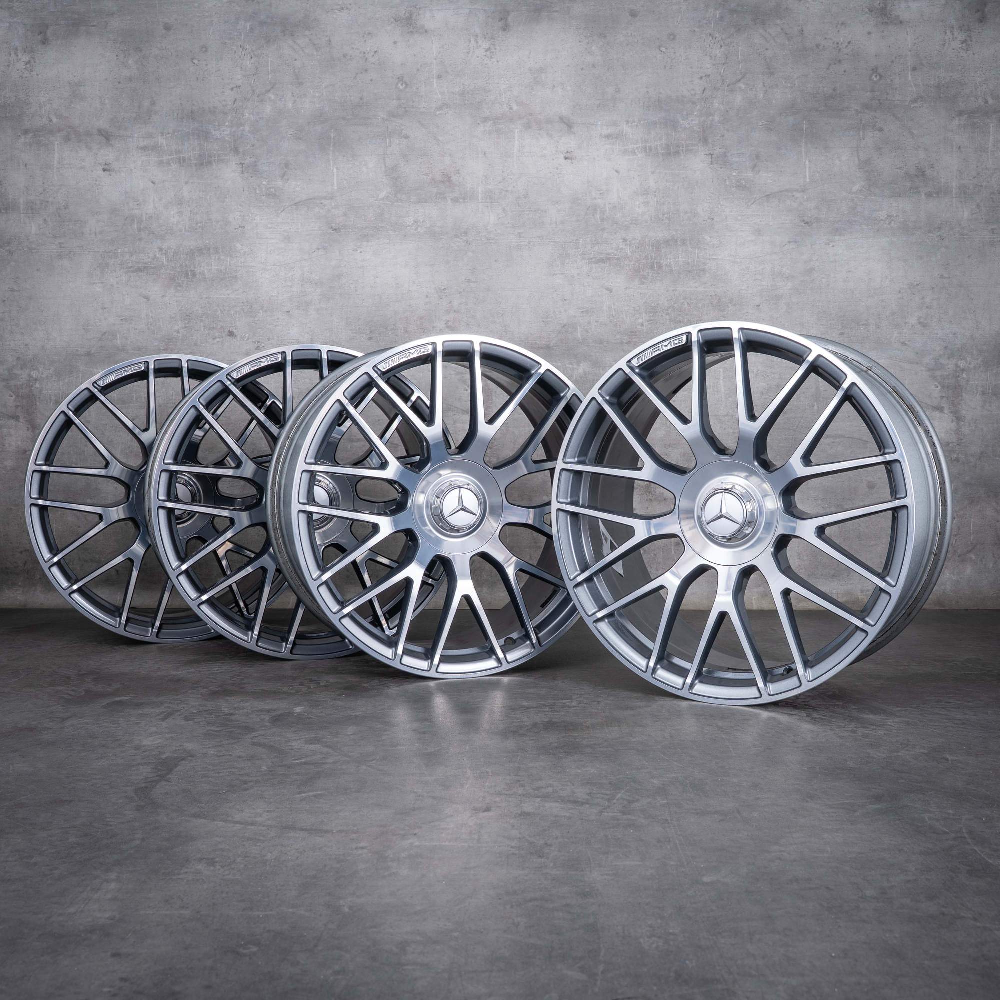 Alkuperäiset Mercedes Benz C-sarjan C63 & S AMG vanteet 19 tuuman W205 S205 A2054011700 A2054011800 himalajanharmaa Kiillotettu