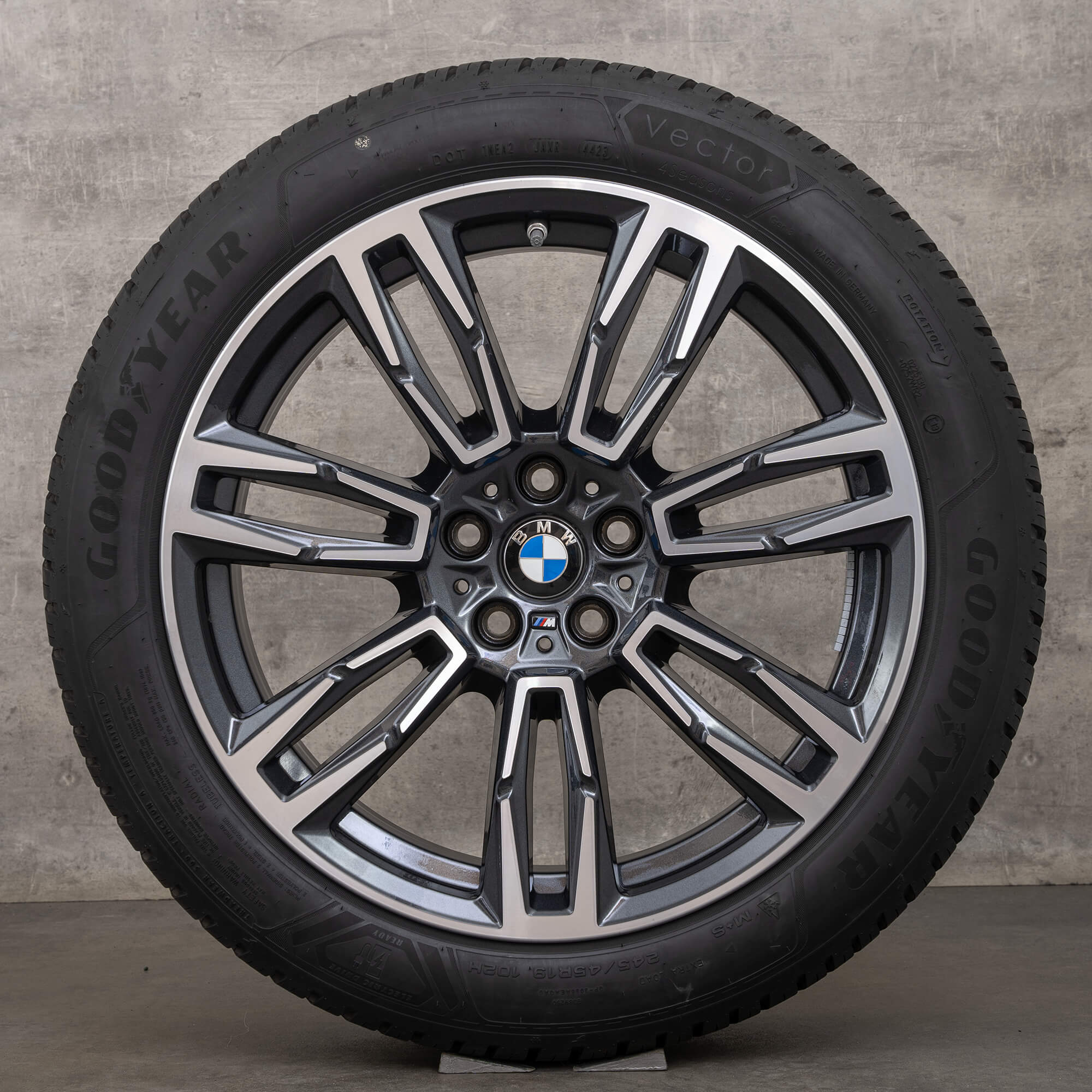 BMW 5er G60 G61 i5 19 Zoll Ganzjahresreifen Felgen Allwetterreifen 5A324E0 935 M