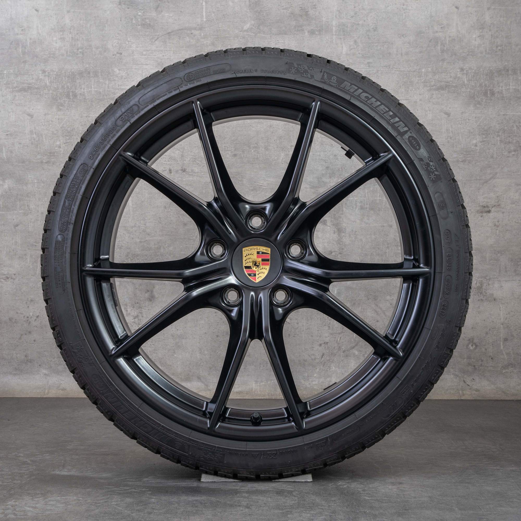 Oryginalne koła zimowe Porsche 911 20 cali 991 II Carrera 4 & S GTS Felgi 99136271000 99136276003 czarny mat