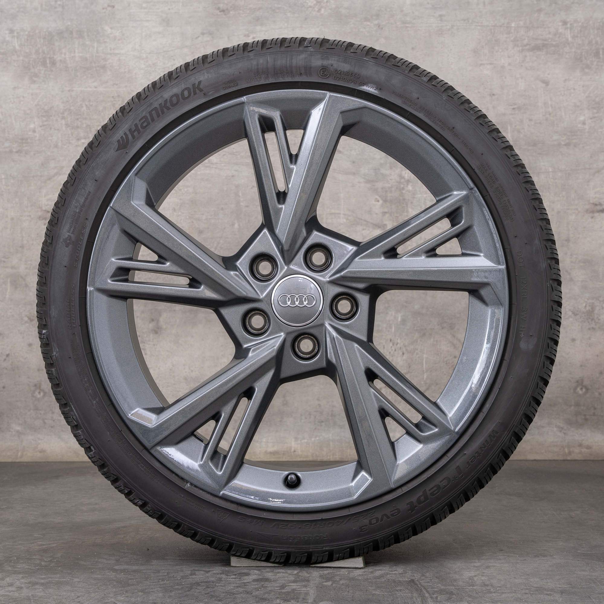 Llantas originales Audi A3 S3 18 pulgadas 8Y ruedas de verano 8Y0601025G titanium gloss