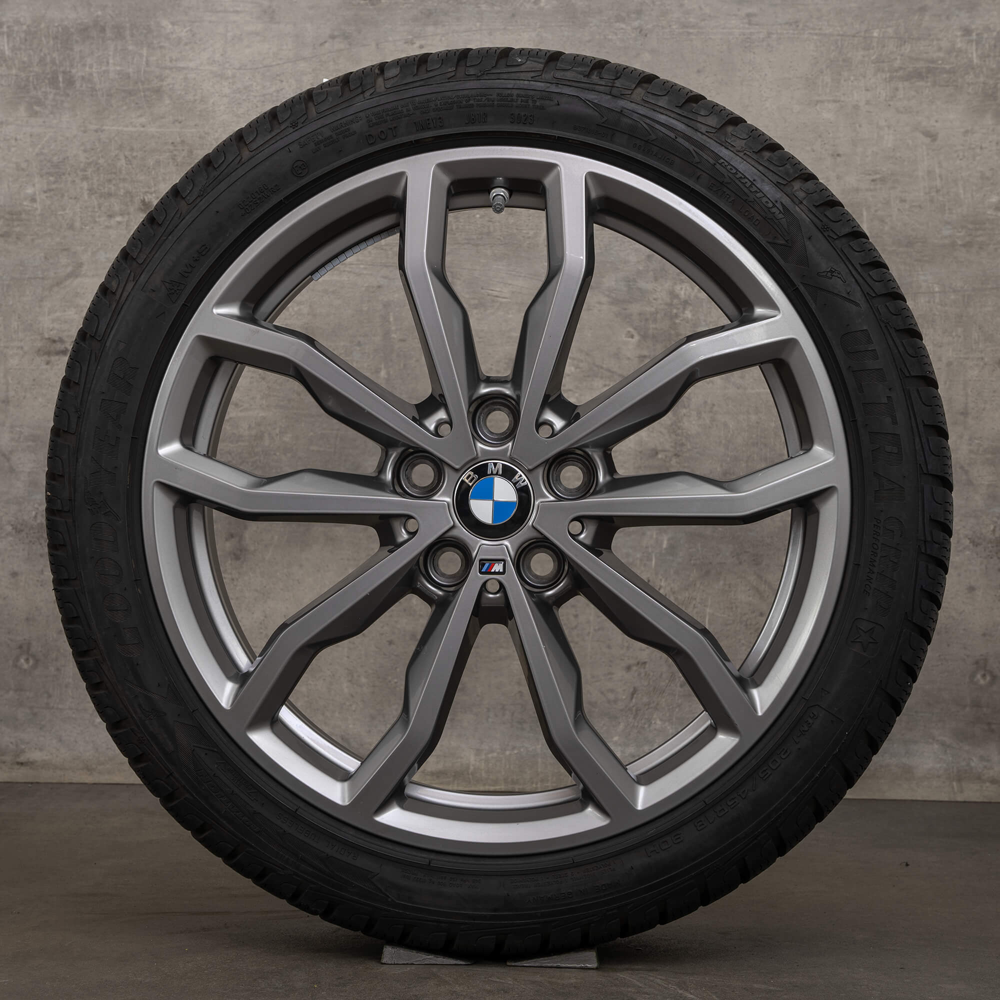 Originale BMW X1 X2 vinterhjul 18 tommer F48 F39 felger styling 771 M 6877550 jerngrå