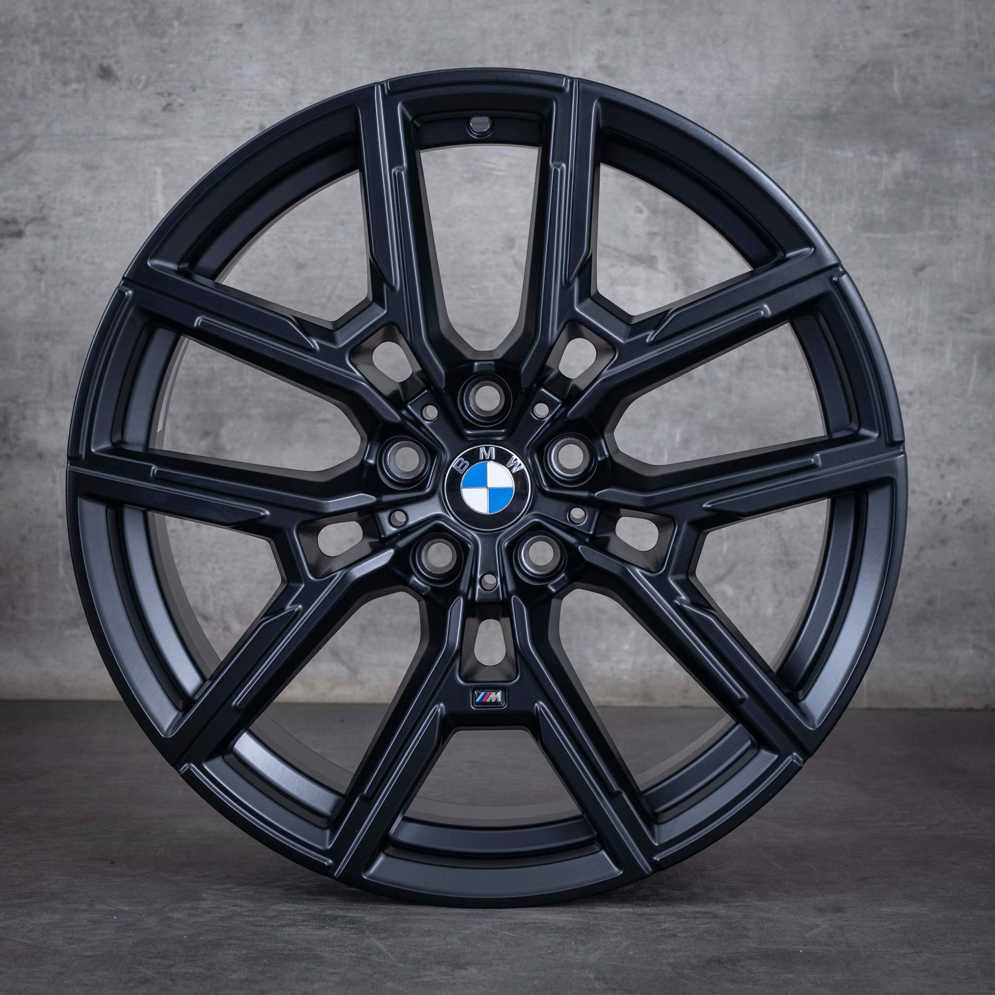 Oryginalne felgi BMW serii 4 i4 19 cali G26 Gran Coupe Styling 859 M 8747304 8747305 czarny mat