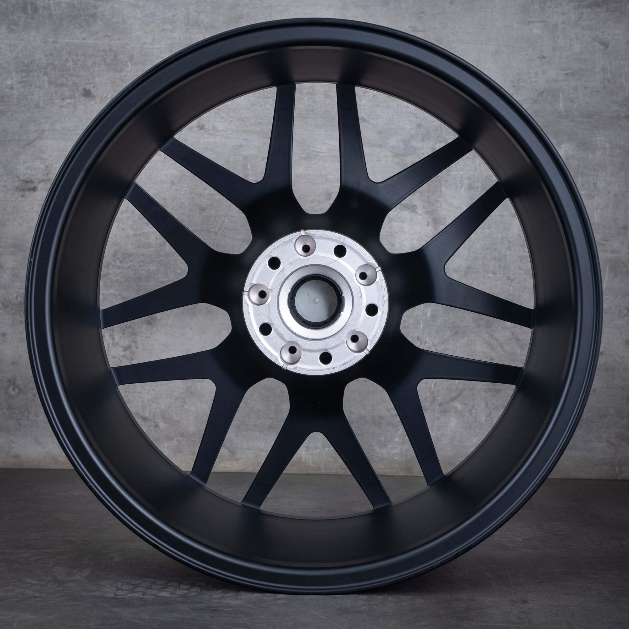 OEM Mercedes Benz G-Class G63 AMG Rim 22 inch W465 W463A A4634012000 black red matt NEW