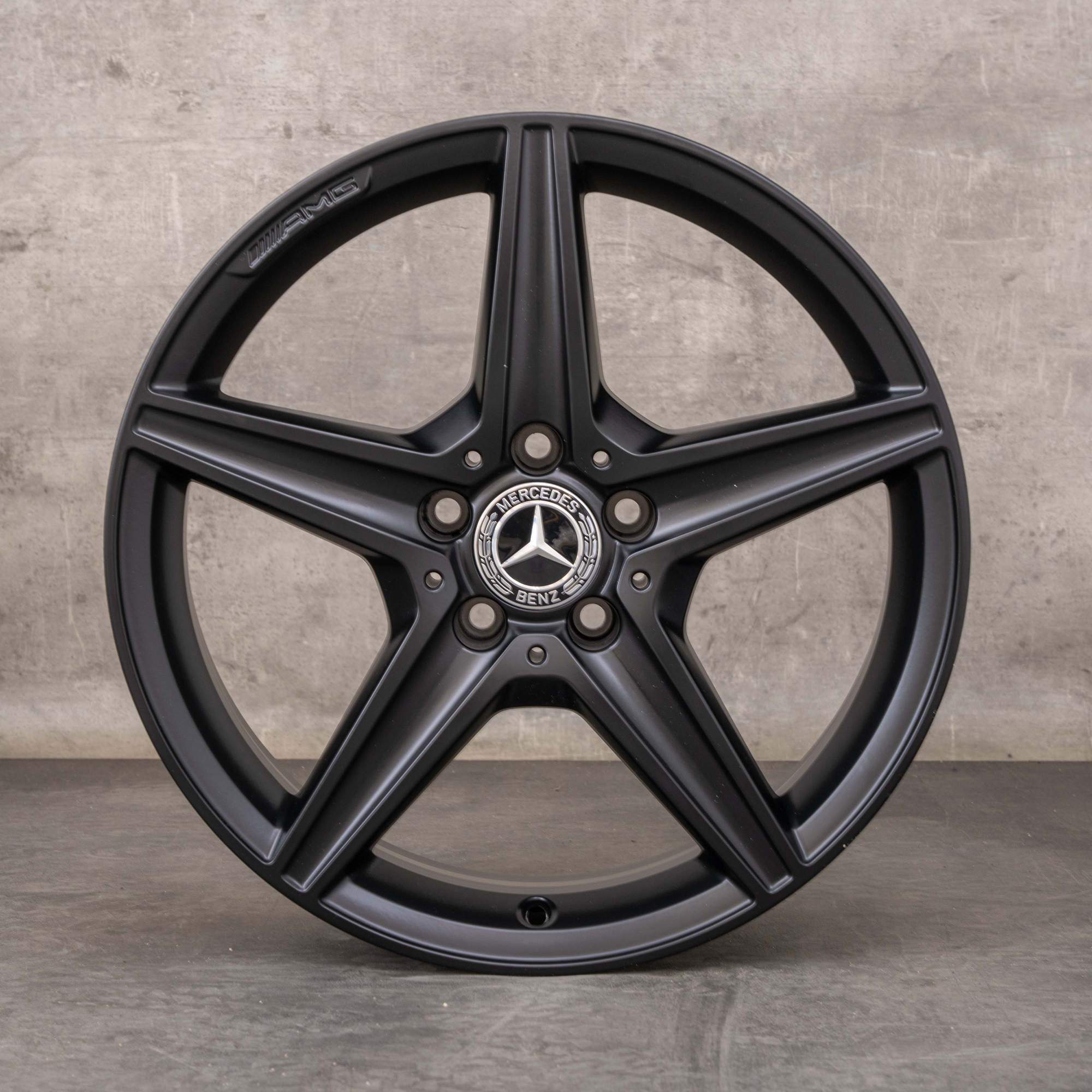Alkuperäiset Mercedes Benz C-sarjan C 43 AMG-vanteet 18 tuumaa W205 C450 A2054014800 A2054011100 musta matta