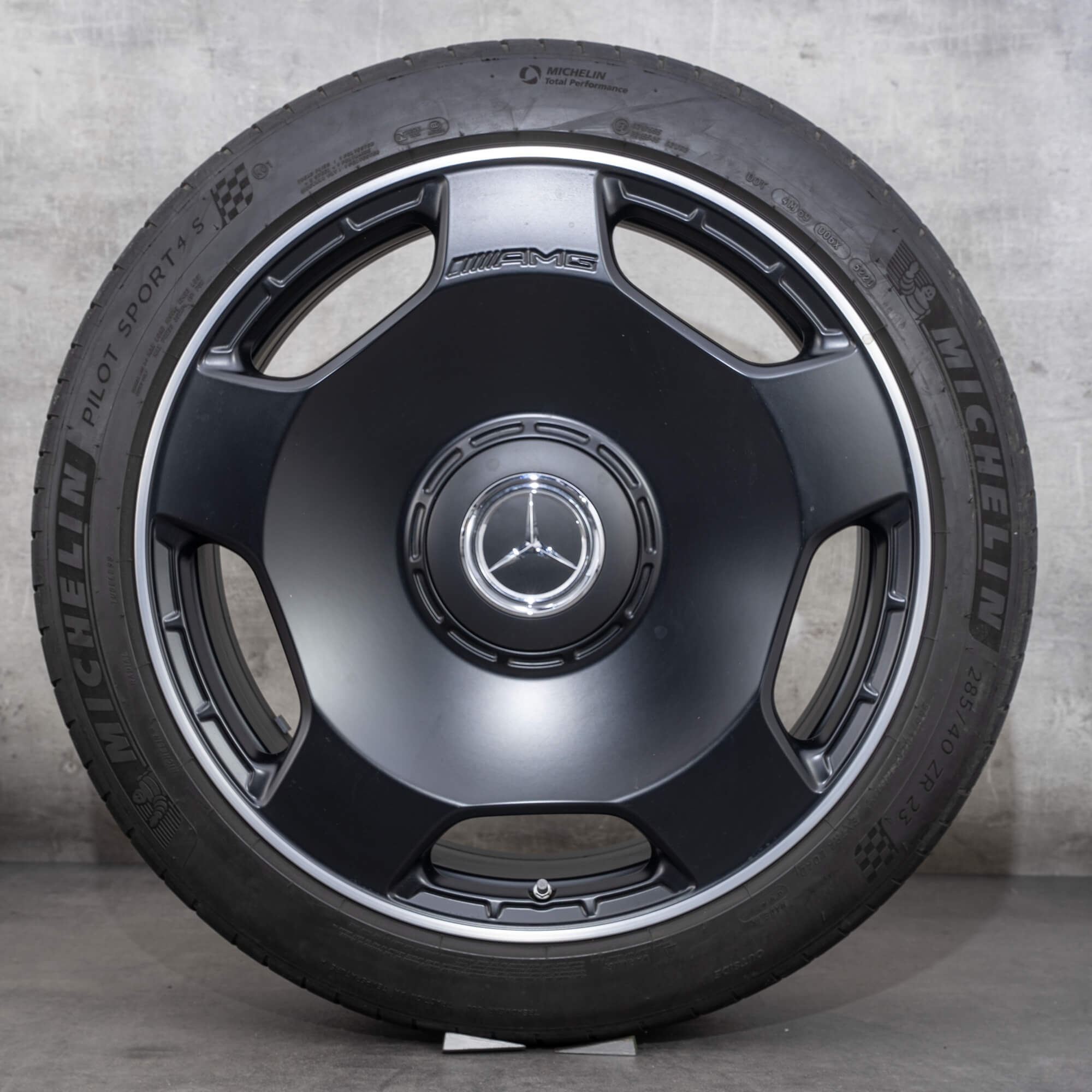 AMG 23 inch rims Mercedes Benz GLS63 X167 summer tires summer wheels