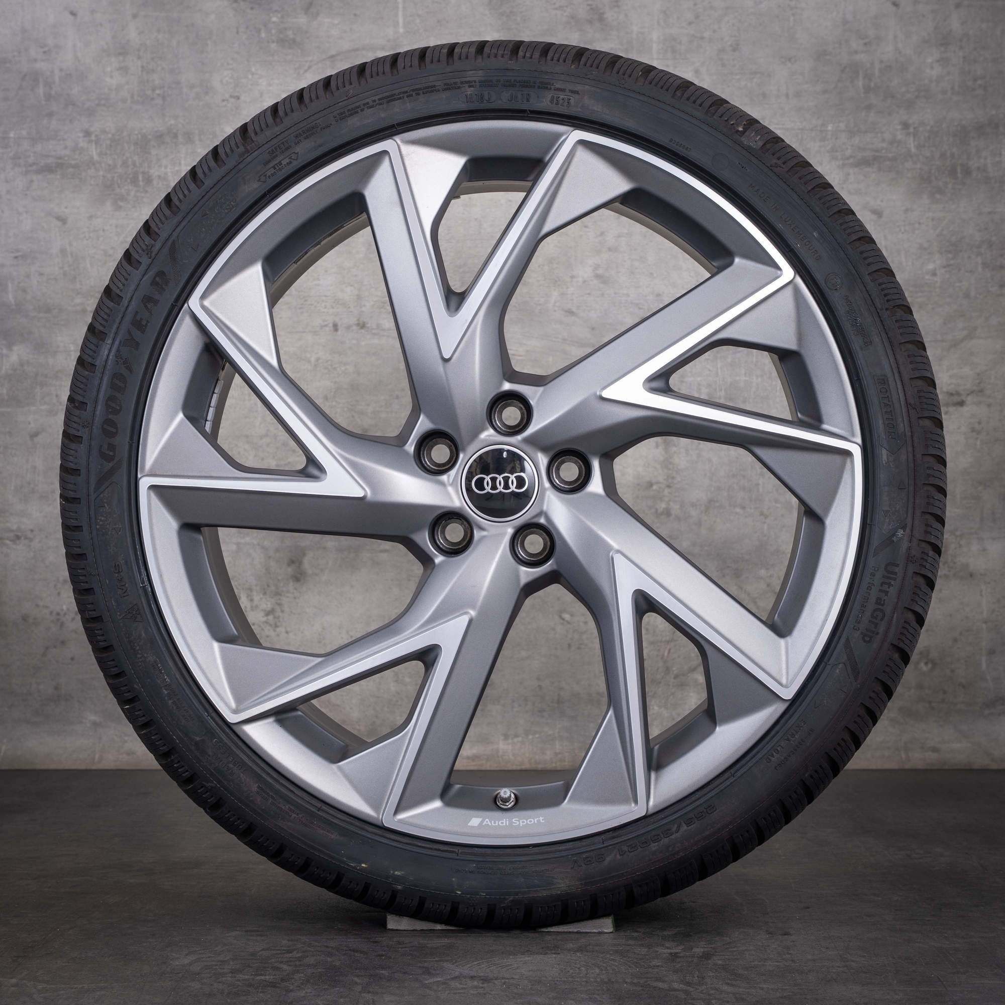 Oryginalne koła zimowe do Audi RS Q3 Sportback 21-calowe felgi F3 83A601025AD matowe koła z efektem diamond cut