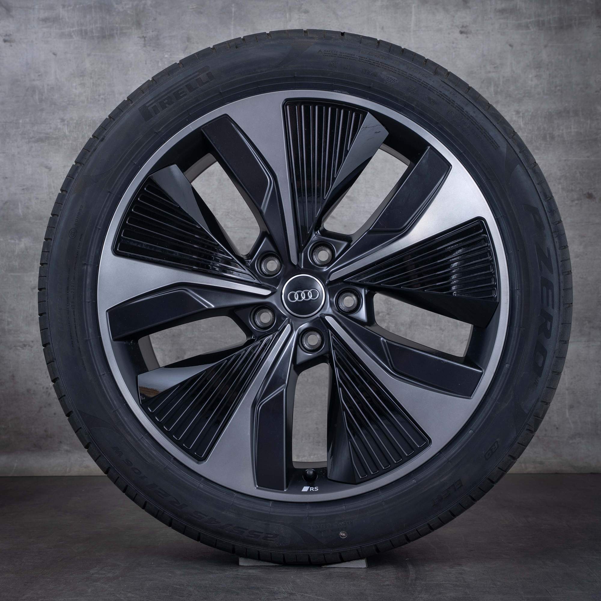 Jantes originais Audi Q6 SQ6 e tron GF Pneus de verão 21 polegadas 85H601025AQ 85H601025AR preto mate polido