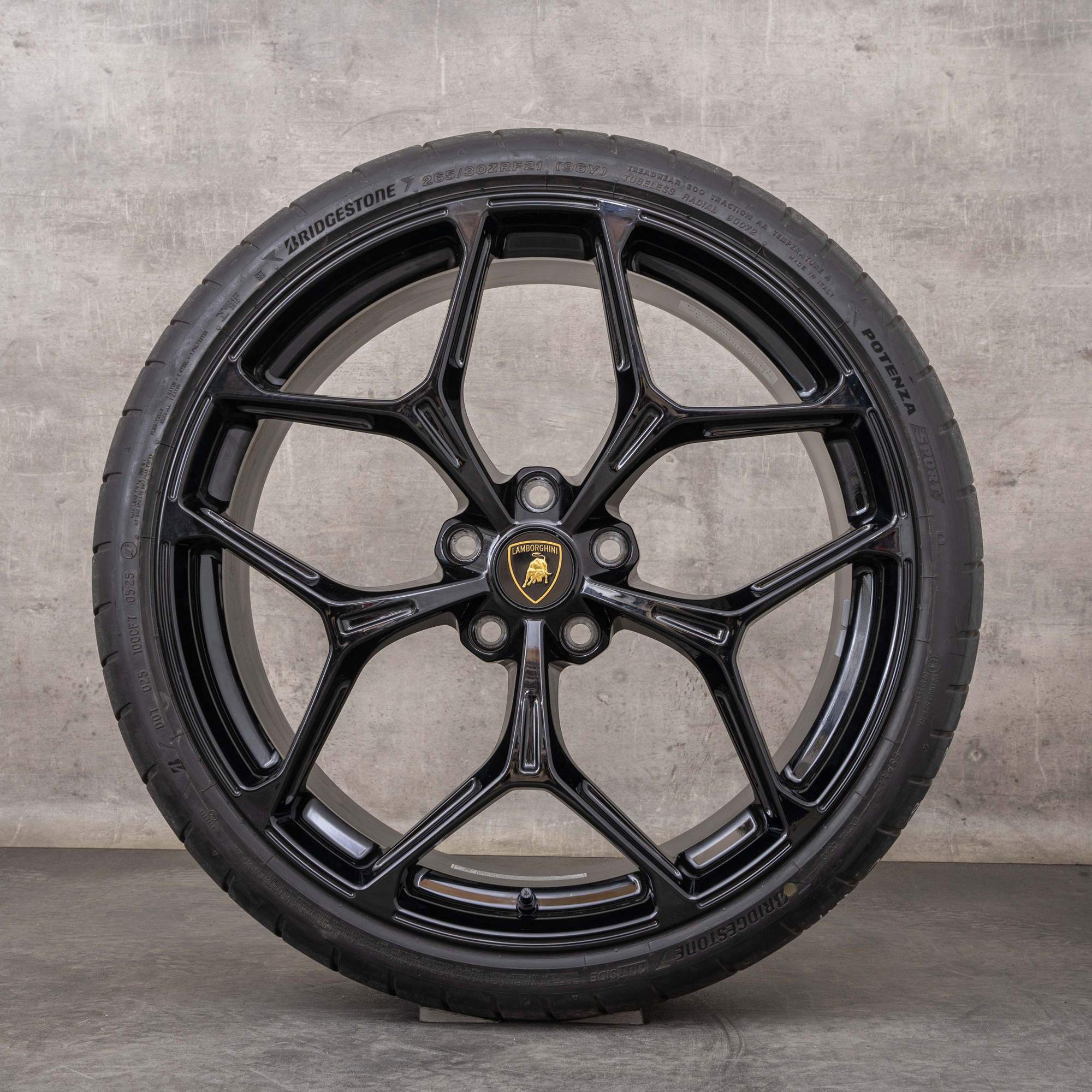 Original Lamborghini Revuelto Felgen 21 22 Zoll Sommerräder 47B601017 schwarz glanz
