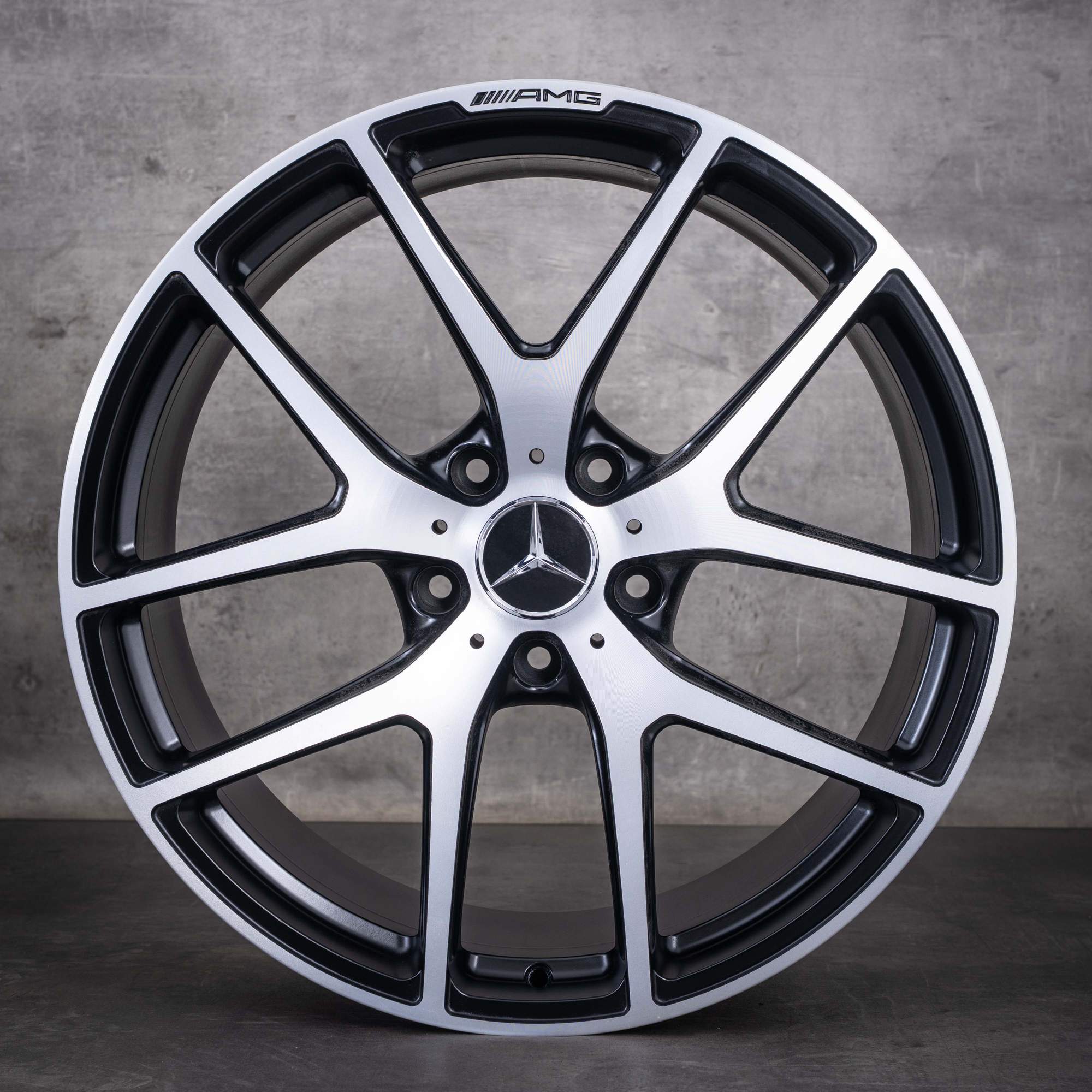 Alkuperäiset Mercedes-Benz G-sarjan G 63 G 65 AMG -vanteet 21 tuumaa W463 Edition 463 A4634010400 mattamusta diamond cut