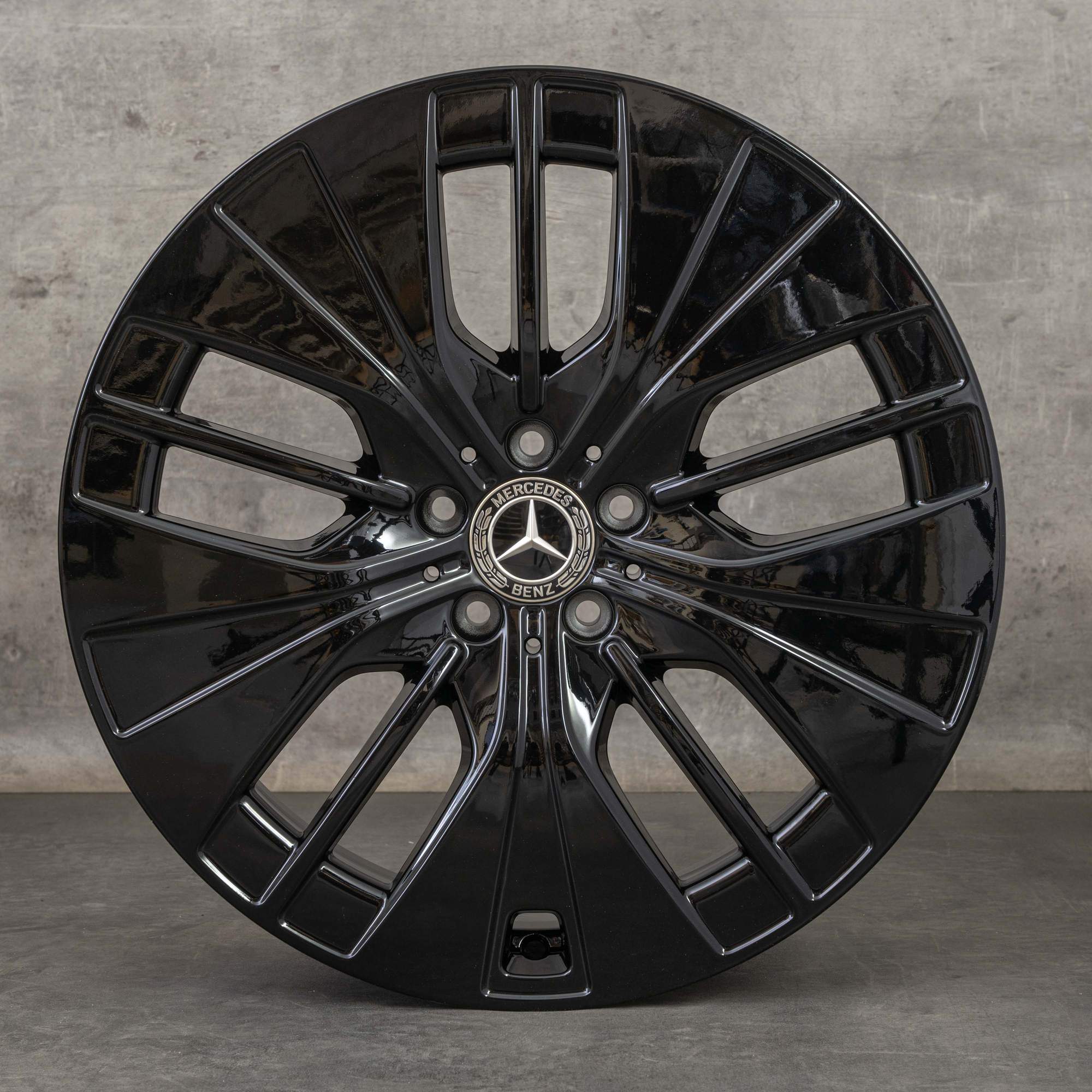 Oryginalne felgi Mercedes Benz EQE 20 cali V295 A2954011700 czarne błyszczące