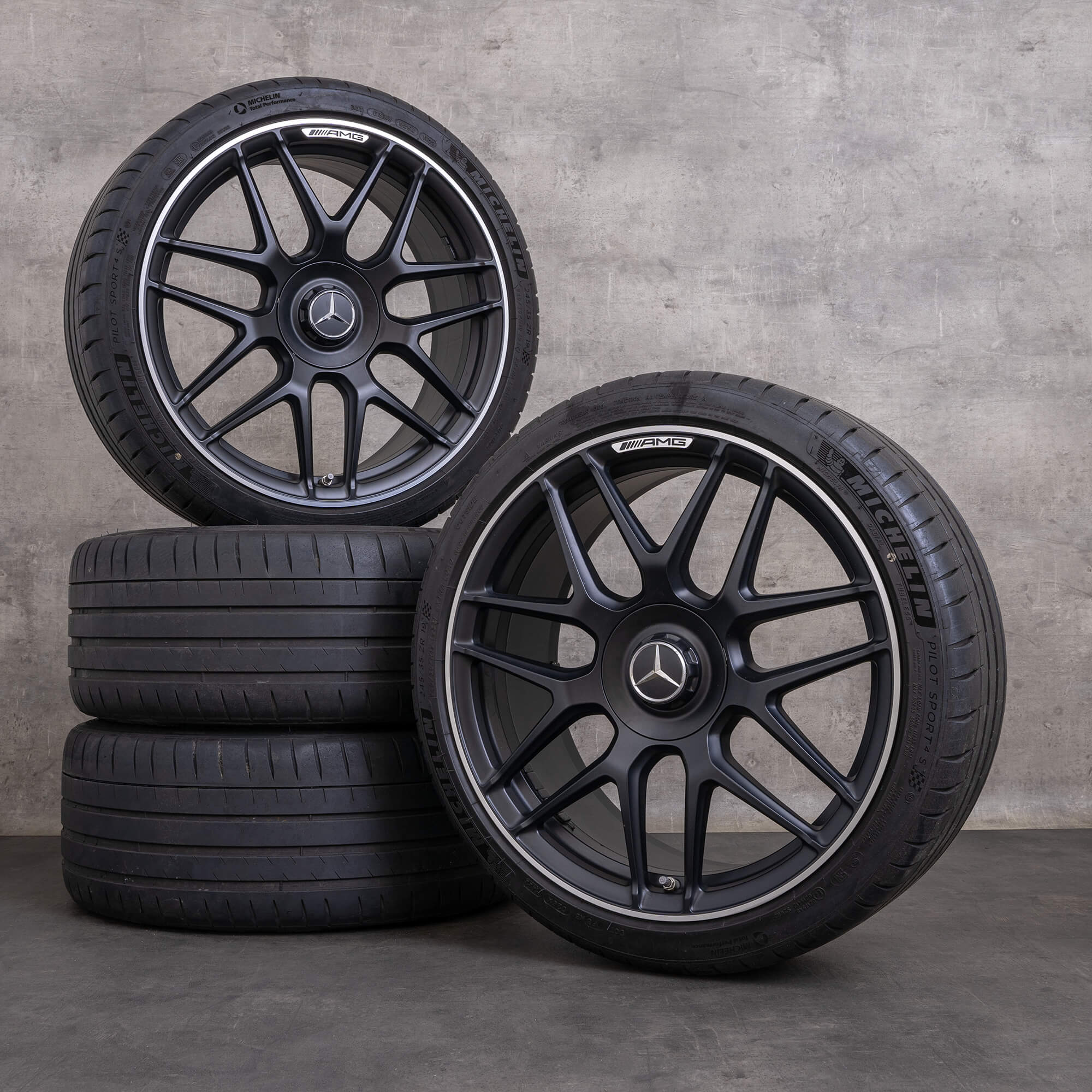 Originální letni disky Mercedes Benz třídy A 45 CLA 35 AMG 19" W177 X118 C118 A1774012500 černé matné lesklé soustružené