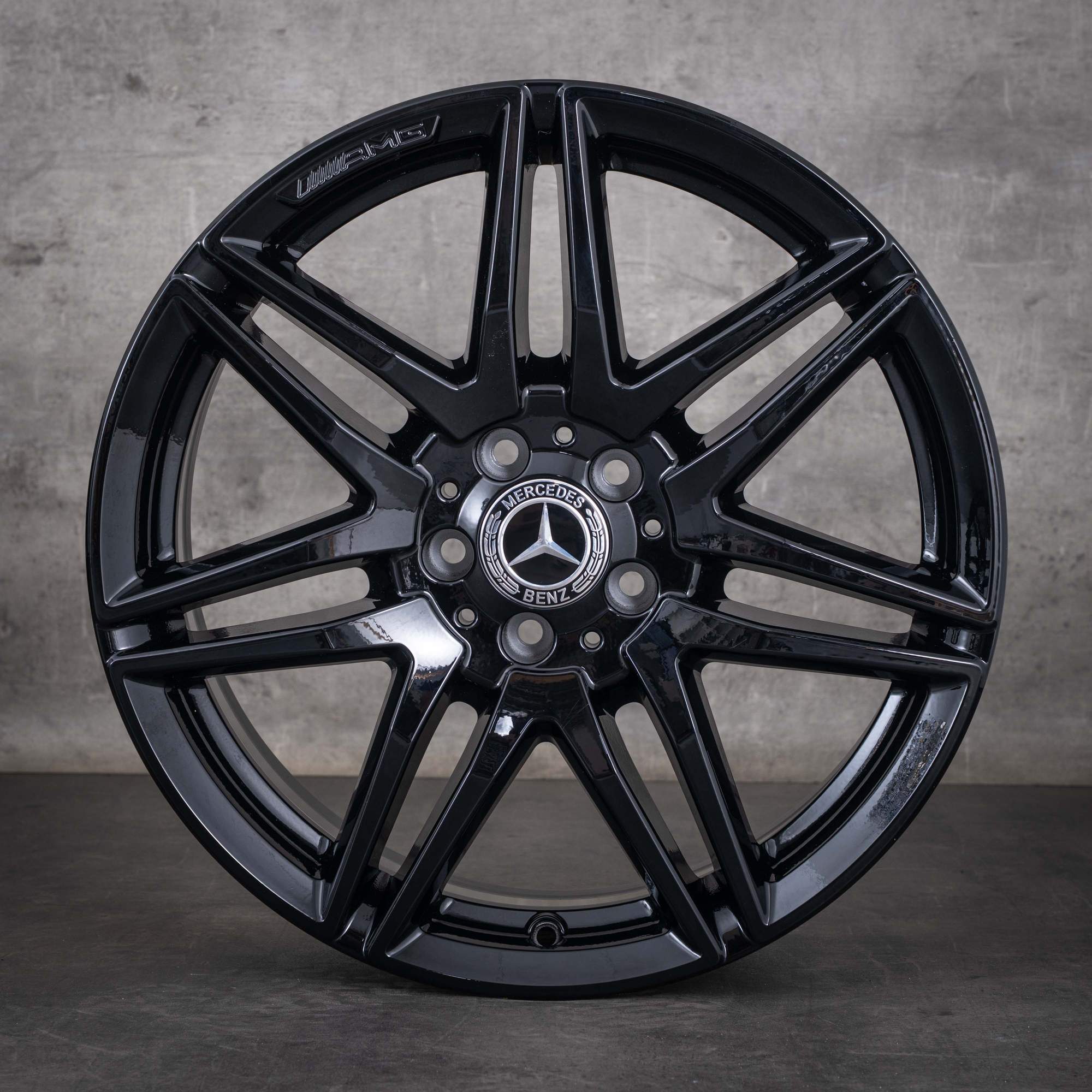 Oryginalne felgi Mercedes Benz Klasa V AMG 19 cali W447 A4474015100 czarne błyszczące NOWE