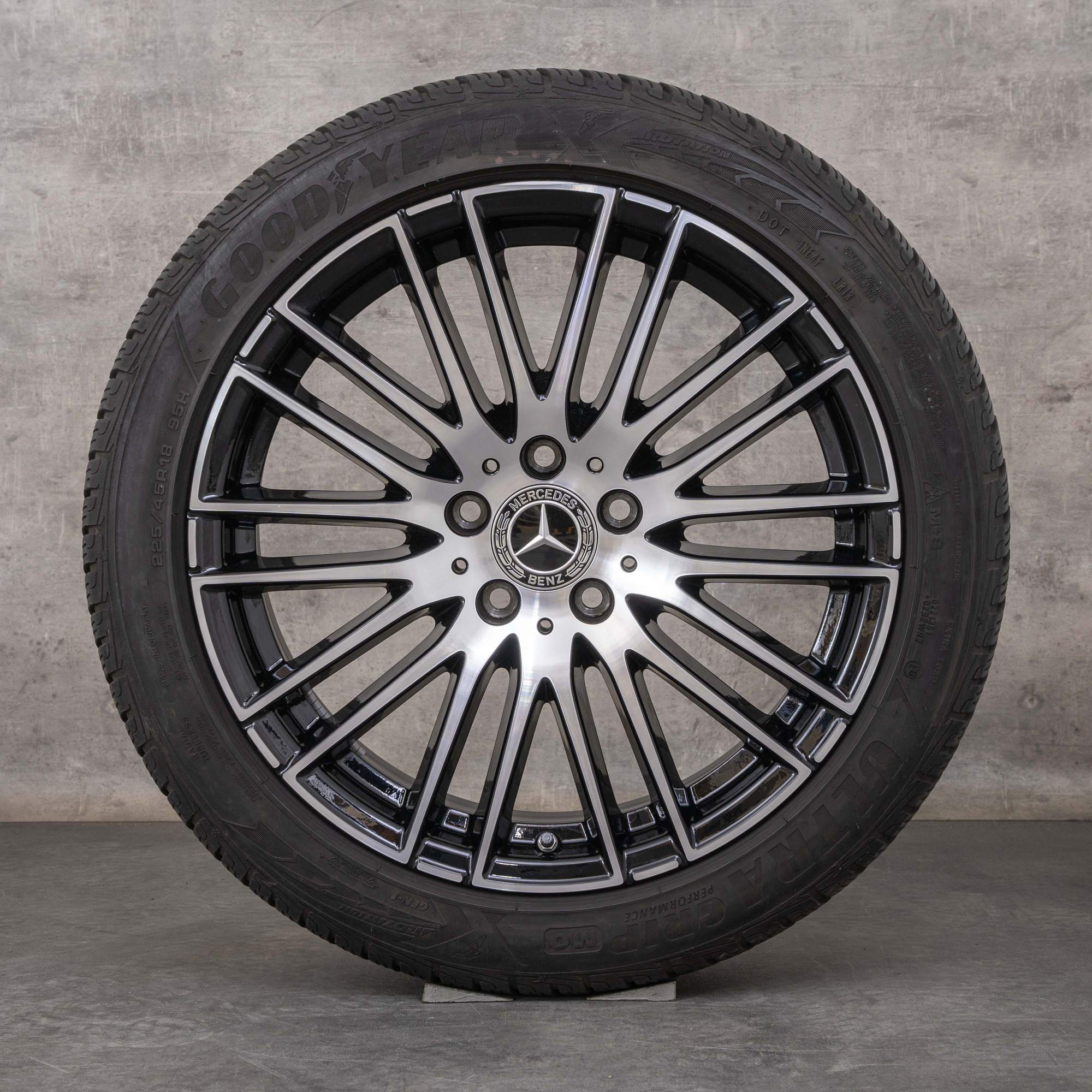Originale Mercedes Benz C-Klasse vinterdæk 18 tommer W206 S206 fælge A2064014900 sort poleret