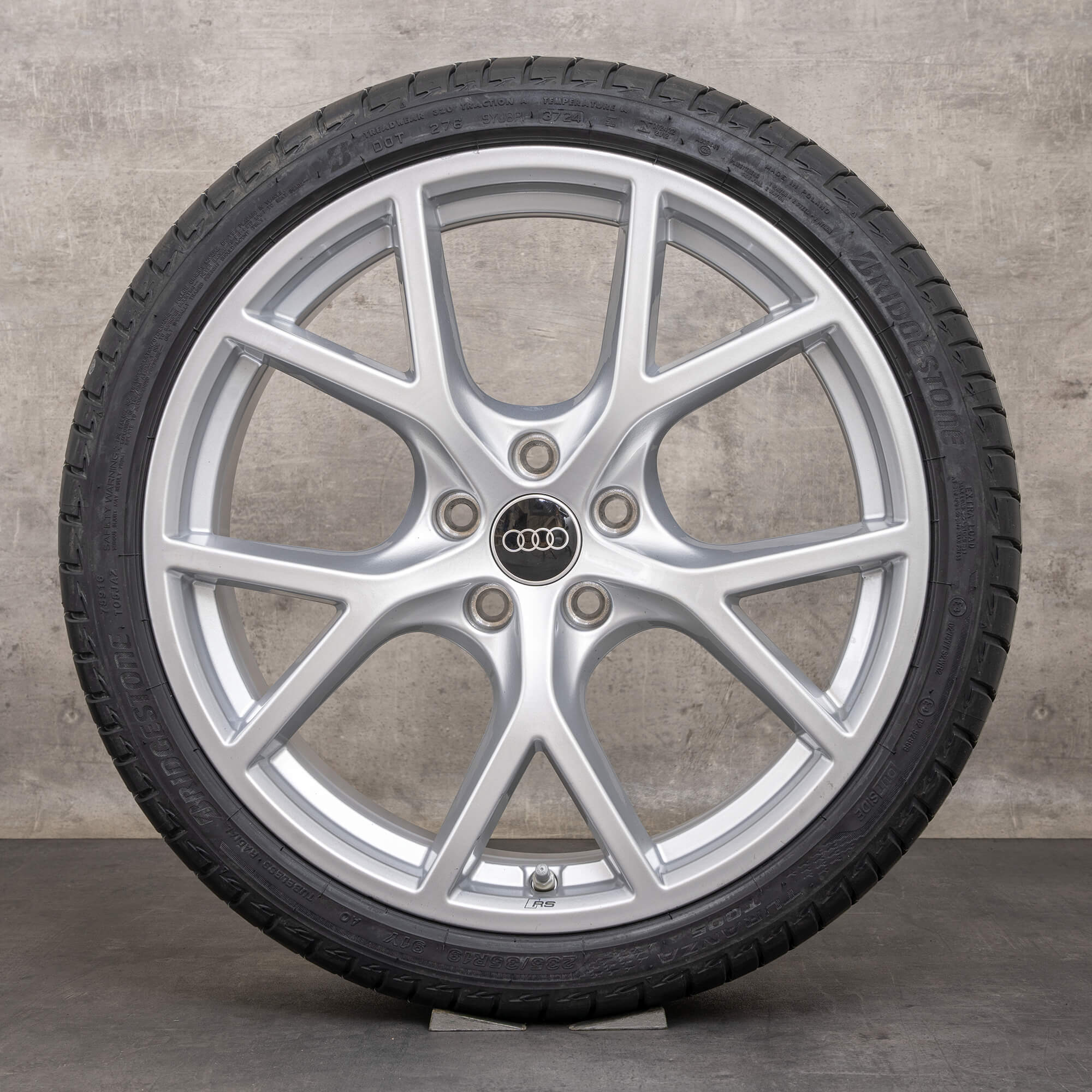 Originální 19palcová letni alu kola Audi RS3 8Y 8Y0601025BT 8Y0601025BQ stříbrná