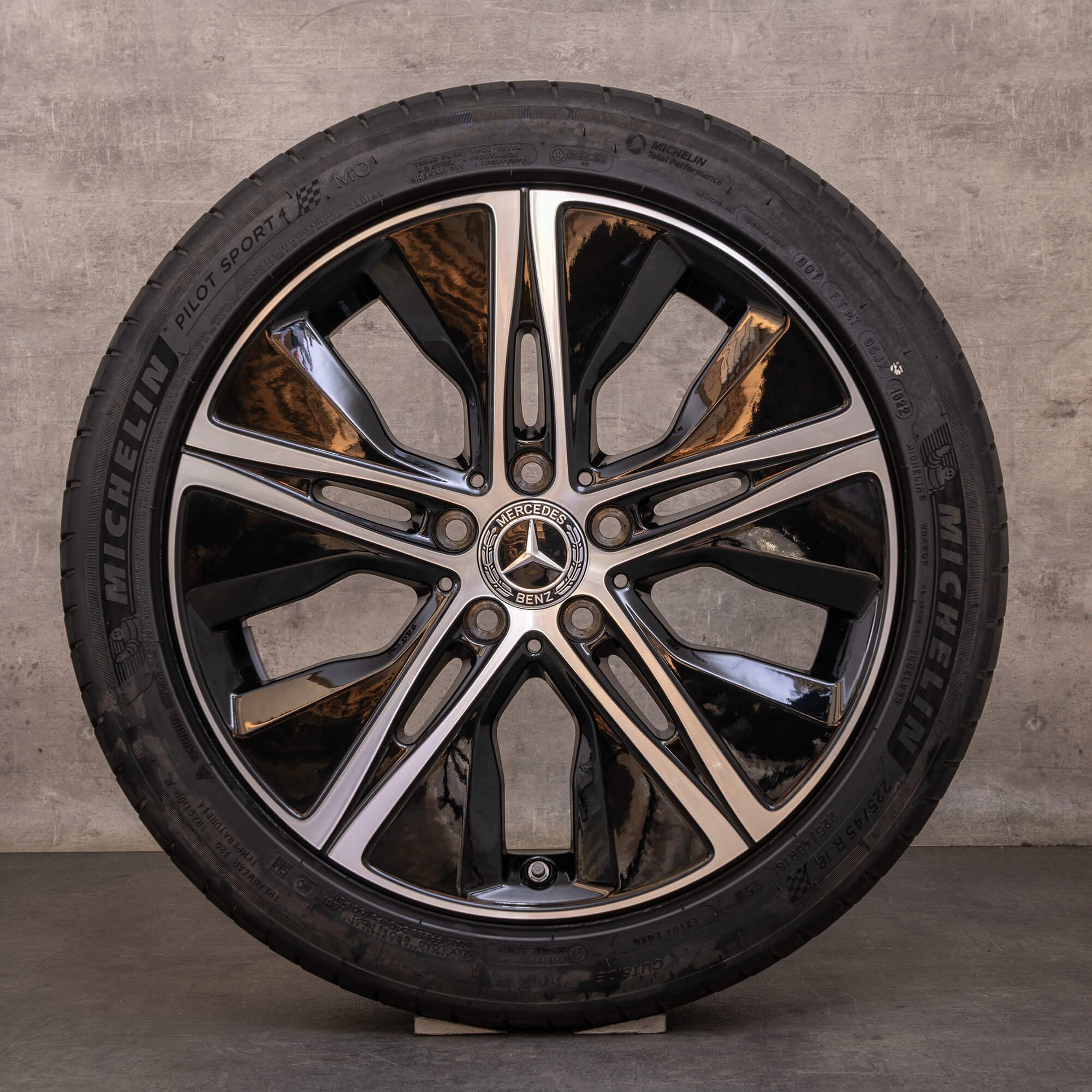 Orijinal Mercedes Benz A B Sınıfı CLA kış jant lastik 18 inç W177 V177 W247 C118 X118 jantlar A1774010500 siyah parlak tornalanmış