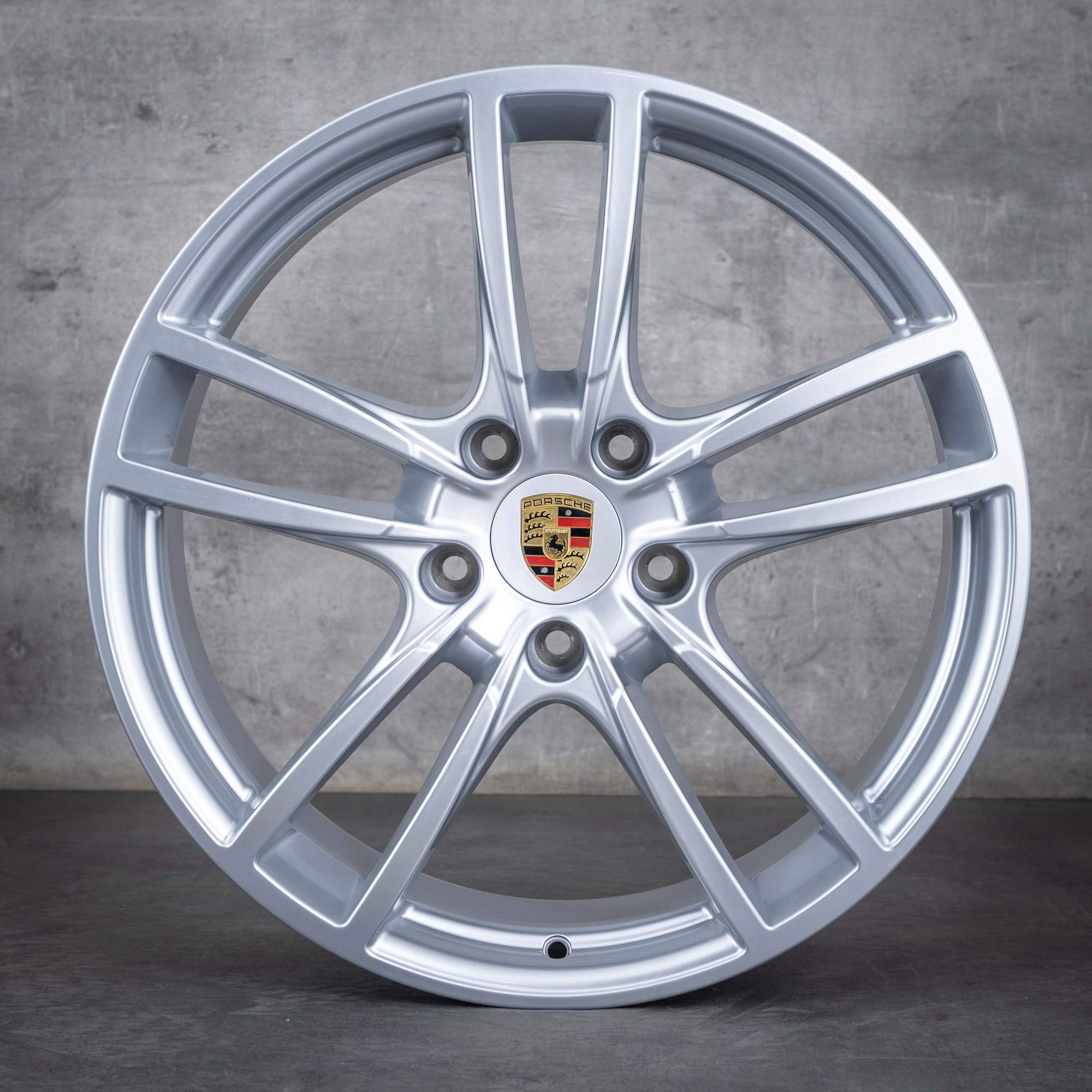 Oryginalne felgi Porsche 20 cali Cayenne 9YA II S & Hybryda 9Y0601025BB 9Y0601025BC srebrne błyszczące
