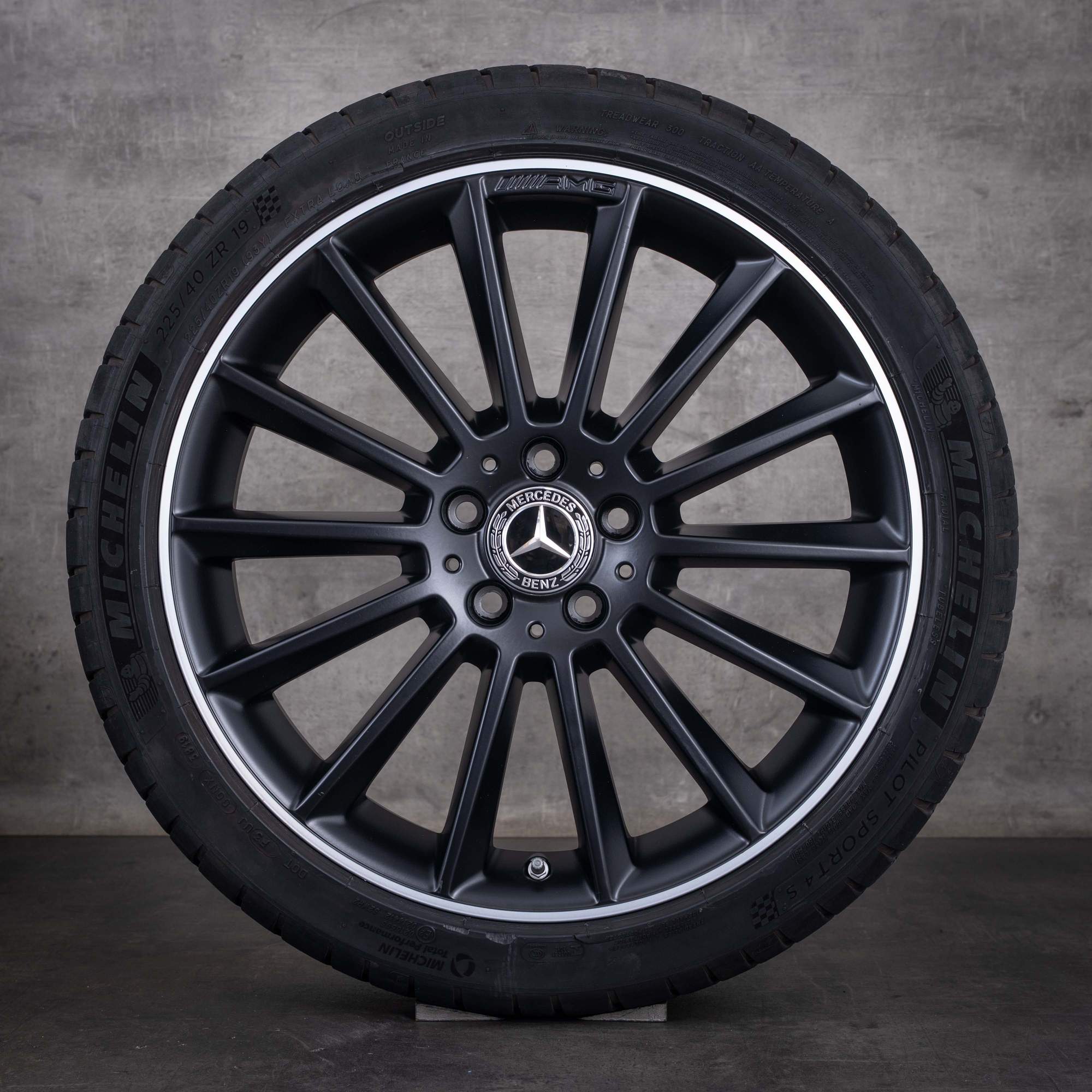 Jante originale Mercedes-Benz Clasa A B Klasse CLA pentru anvelope de iarnă 19 inci W177 V177 W247 C118 X118 cod A1774011600 negru mat jante diamantate NOI