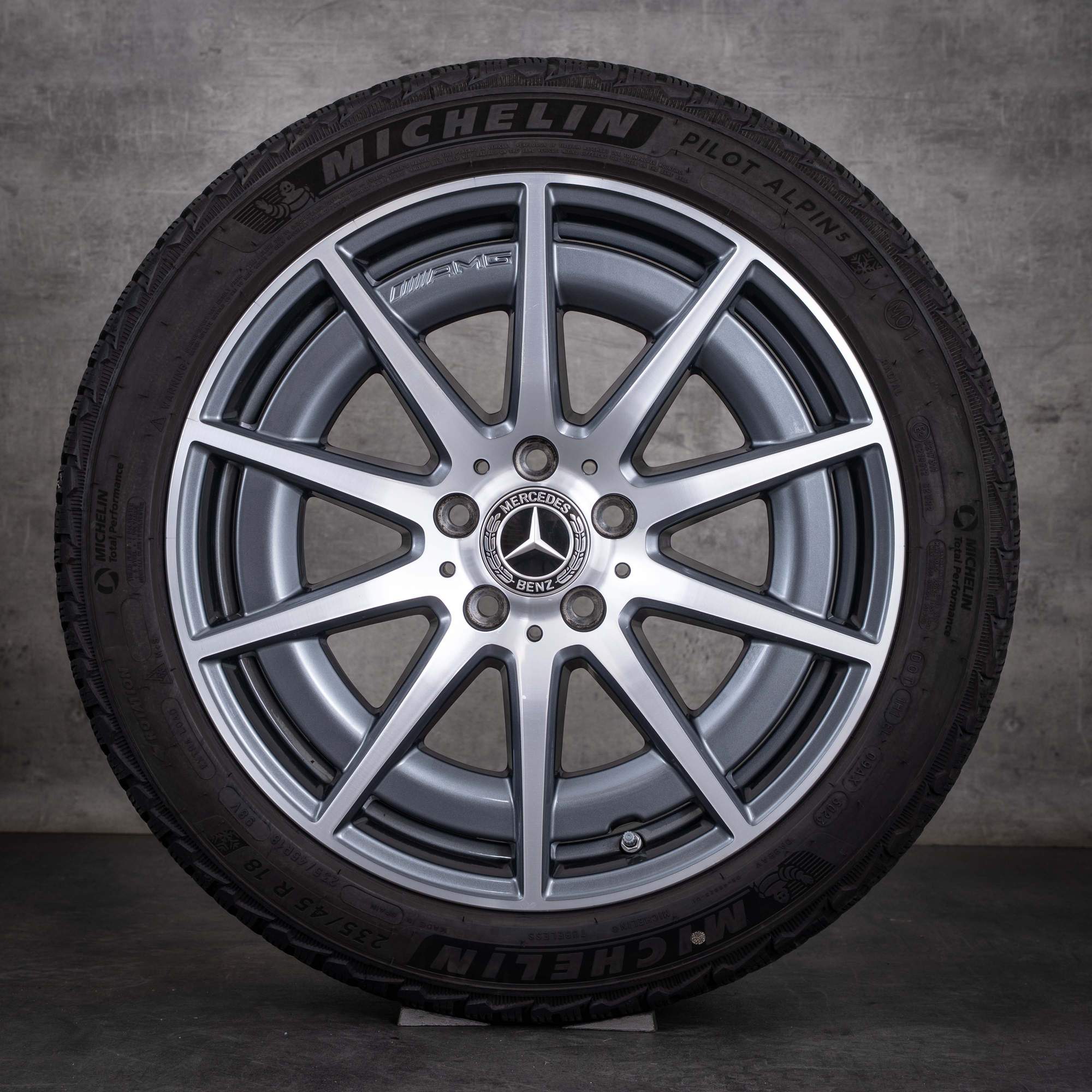 Originale Mercedes-Benz C-Klasse C43 AMG vinterhjul 18 tommer W206 S206 felger A2064012100 himalaya grey frontpolert