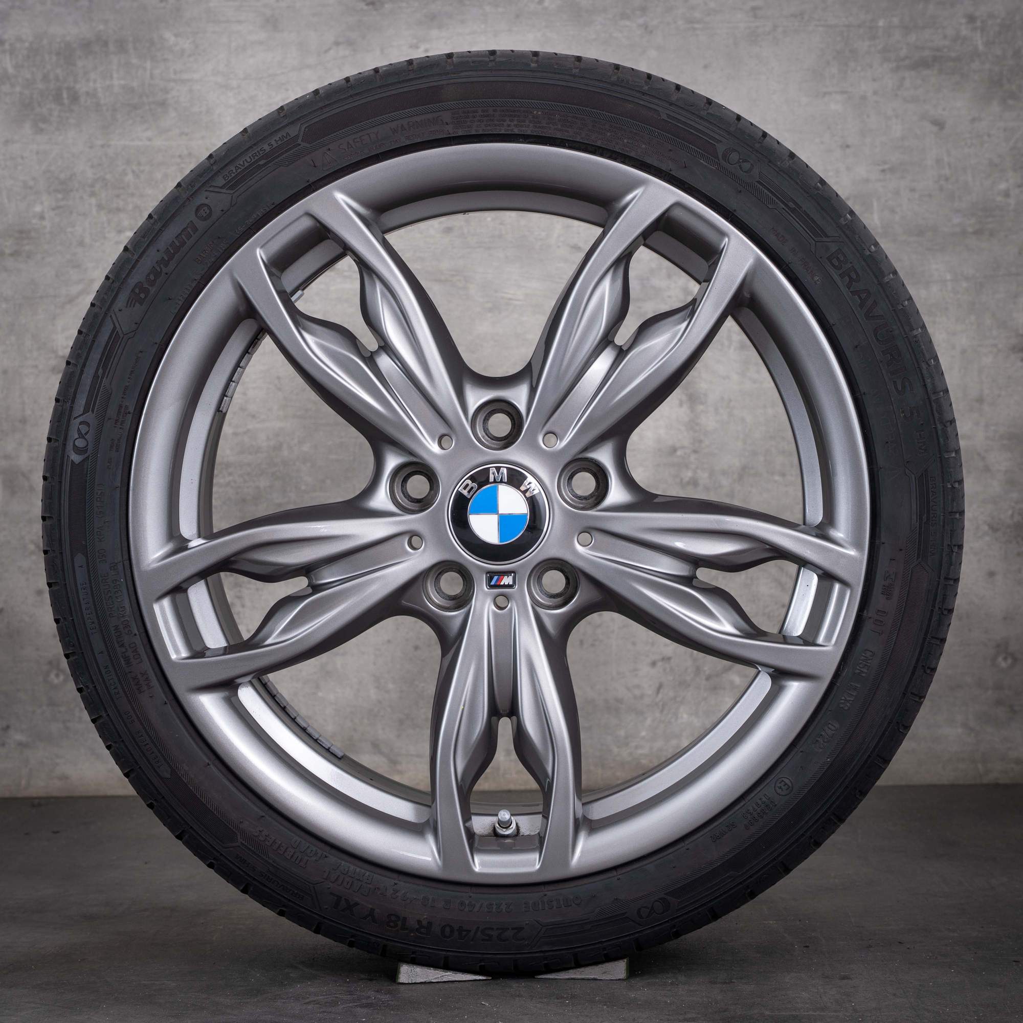 Oryginalne felgi BMW serii 1 i Seria 2 18 cali F20 F21 F22 F23 opony letnie stylizacja 437 M 7847413 7847414 kolor orbit grey metallic