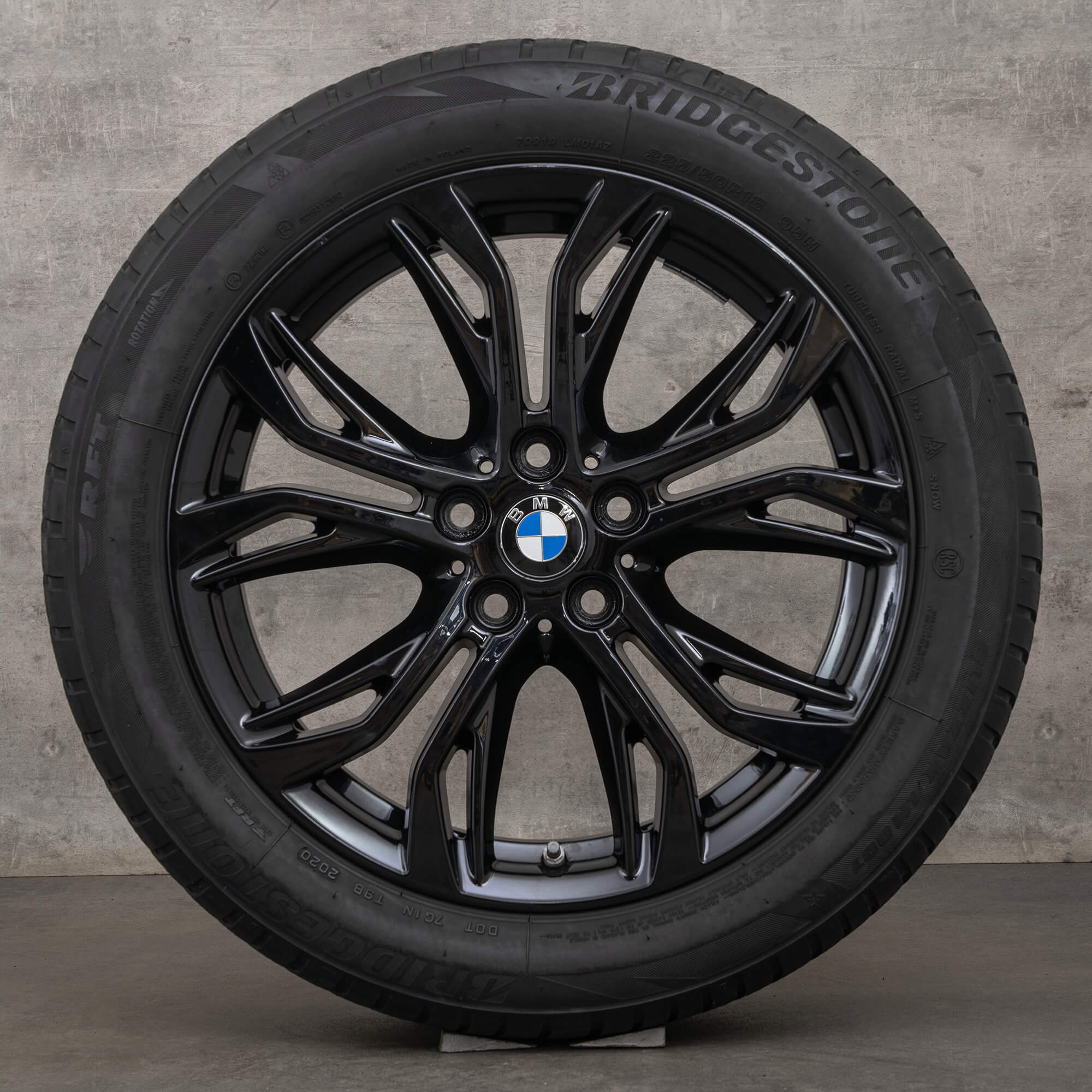  X1 F48 X2 F39 社外品　BS VRX2 18インチ　4本 BMW X1 F48 X2 F39 winter wheels 18 inch rims tires 6883503 Styling 566