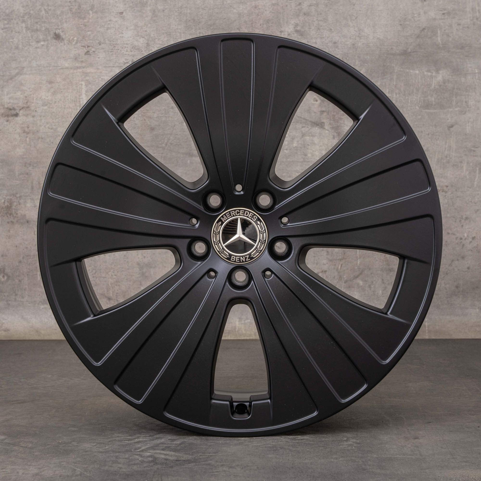 Oryginalne felgi Mercedes Benz EQE 19 cali V295 A2954011200 czarny mat