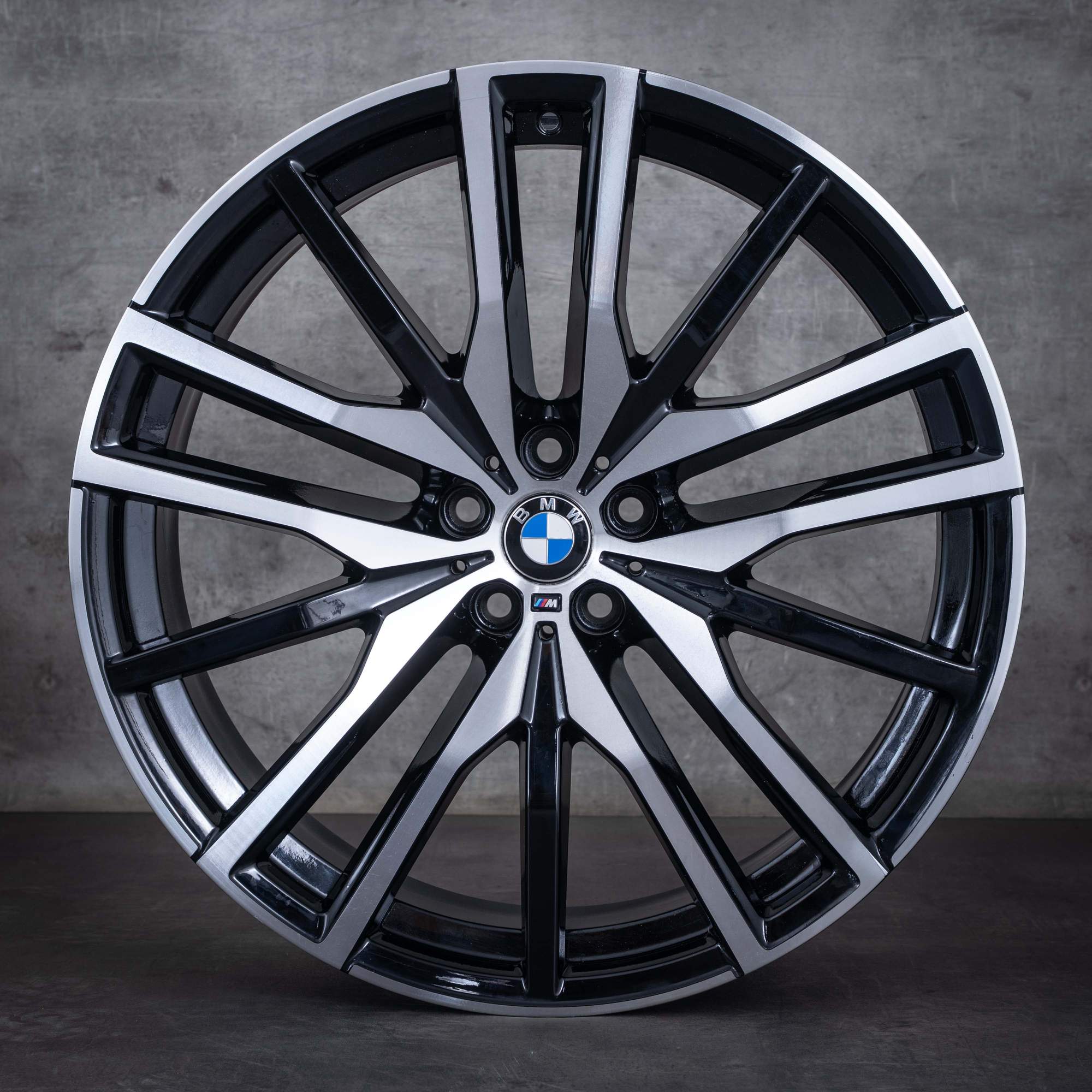 Oryginalał BMW X5 X6 felgi 22 cale G05 G06 koła letnie stylizacja 742 M 8090013 8090014 czarne polerowane toczone