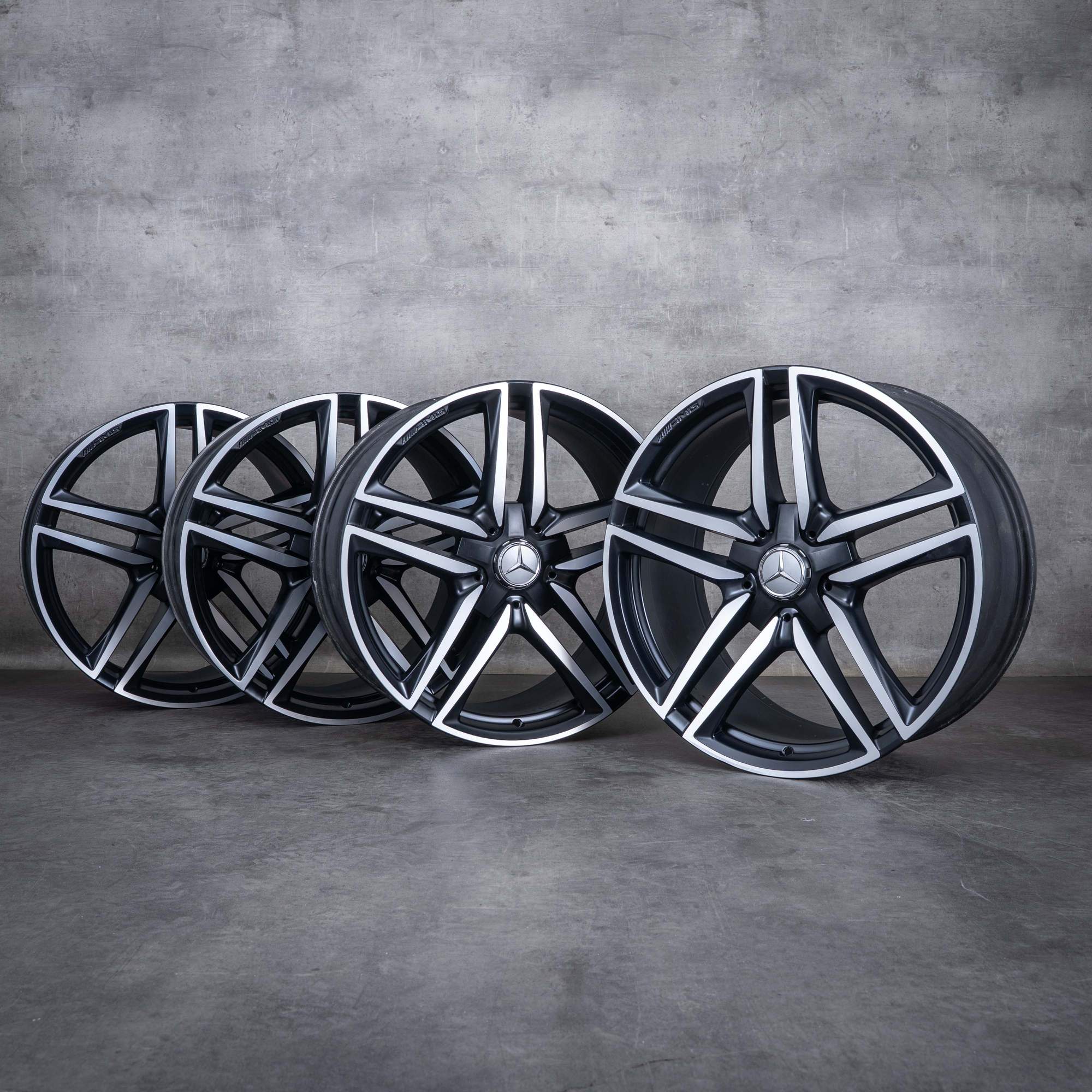 Original Mercedes Benz E-Klasse E63 & S AMG Felgen 20 Zoll W213 S213 A2134012800 A2134012900 schwarz matt glanzgedreht