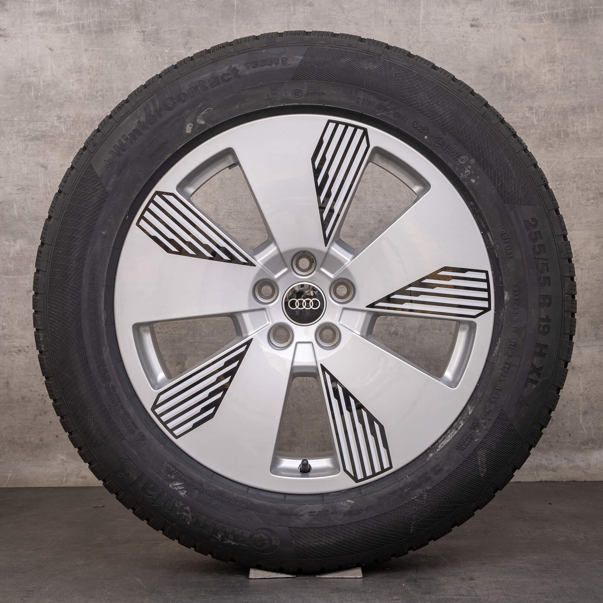 Originale Audi Q8 e-tron Anvelope de iarnă 19 inch 4KE GE Jantă Aero 4KE601025L argintiu NOU